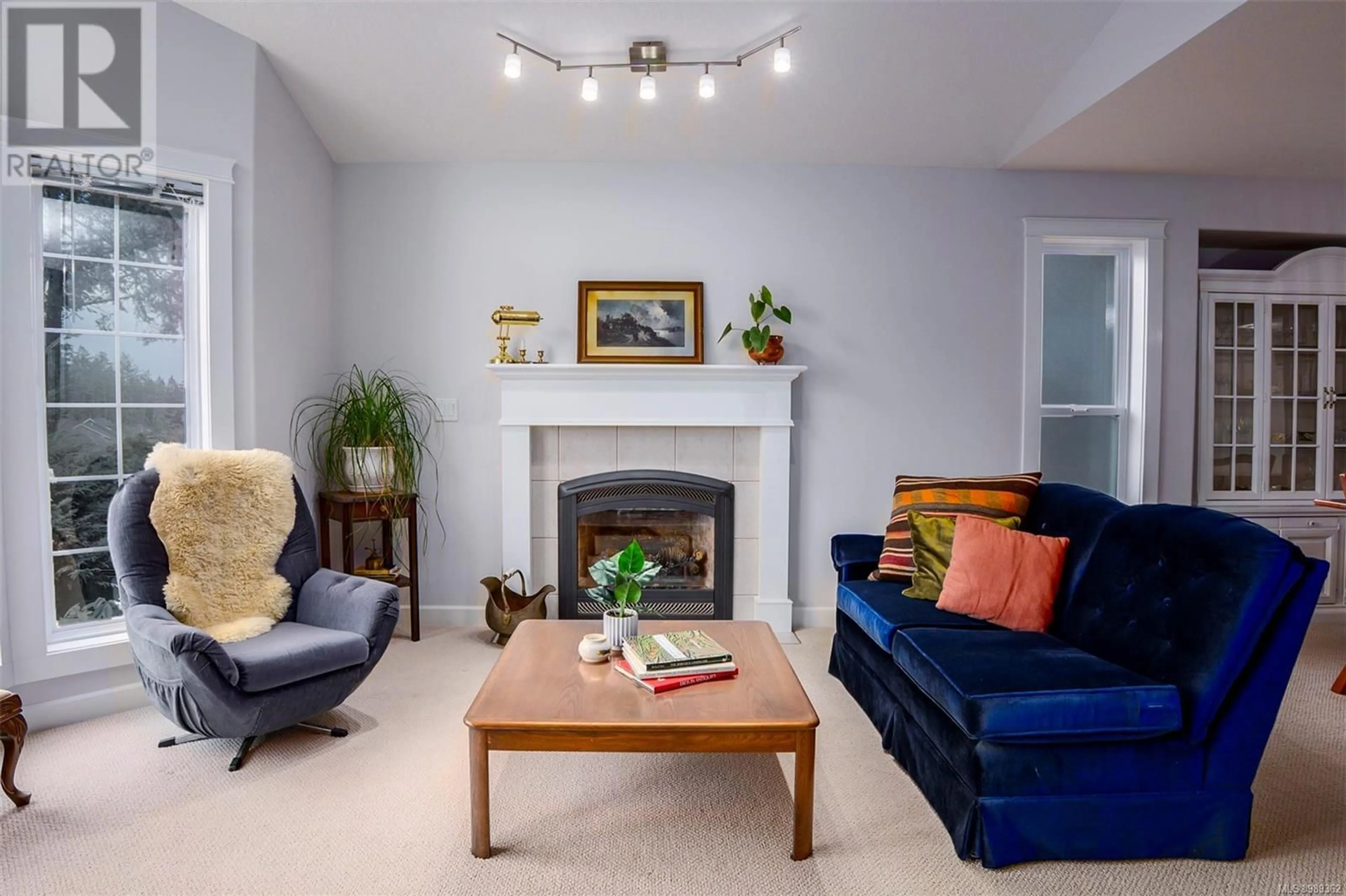 Living room with furniture, unknown for 3312 GREYHAWK DRIVE, Nanaimo British Columbia V9T6M5