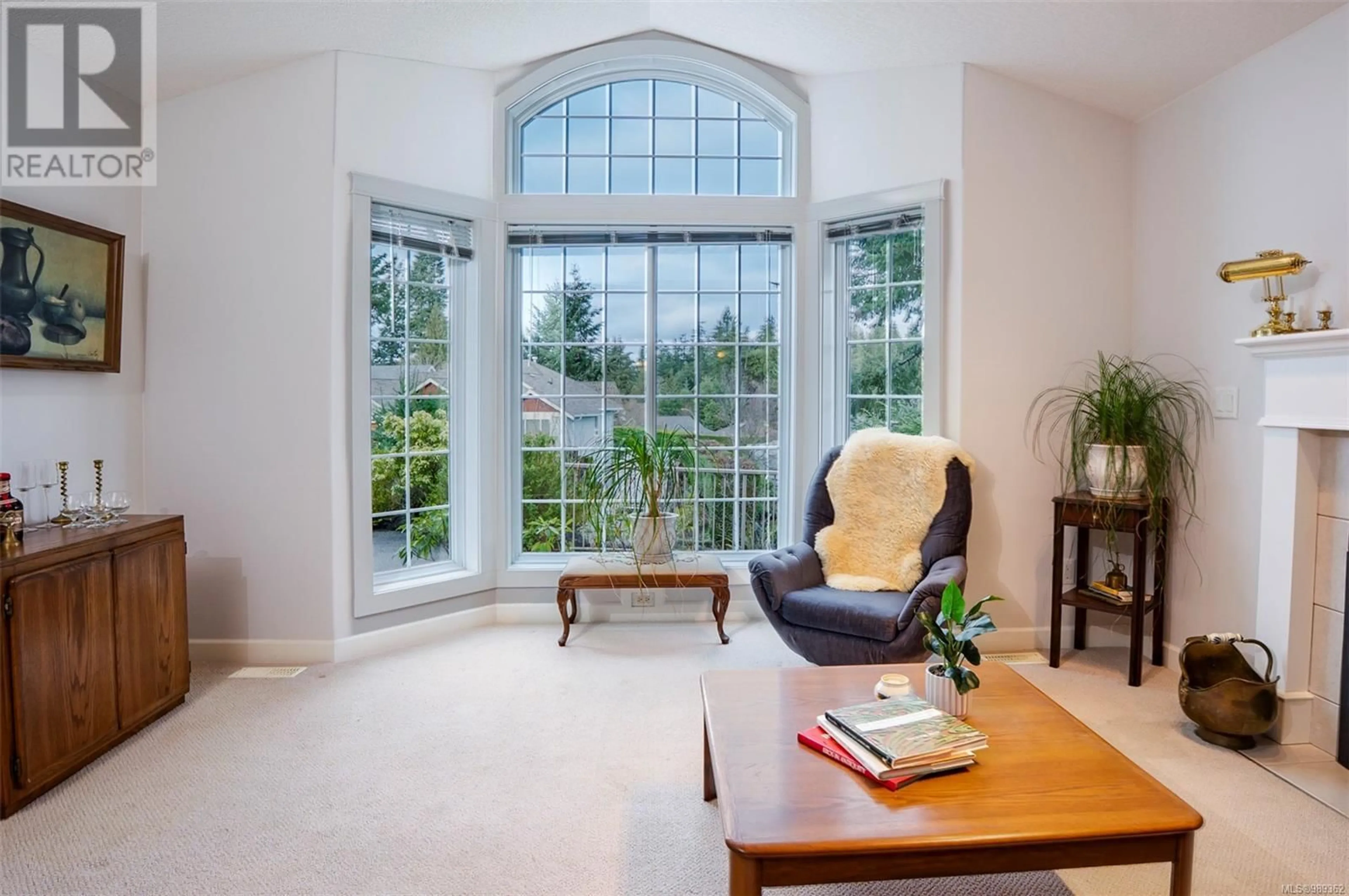 Living room with furniture, ceramic/tile floor for 3312 Greyhawk Dr, Nanaimo British Columbia V9T6M5