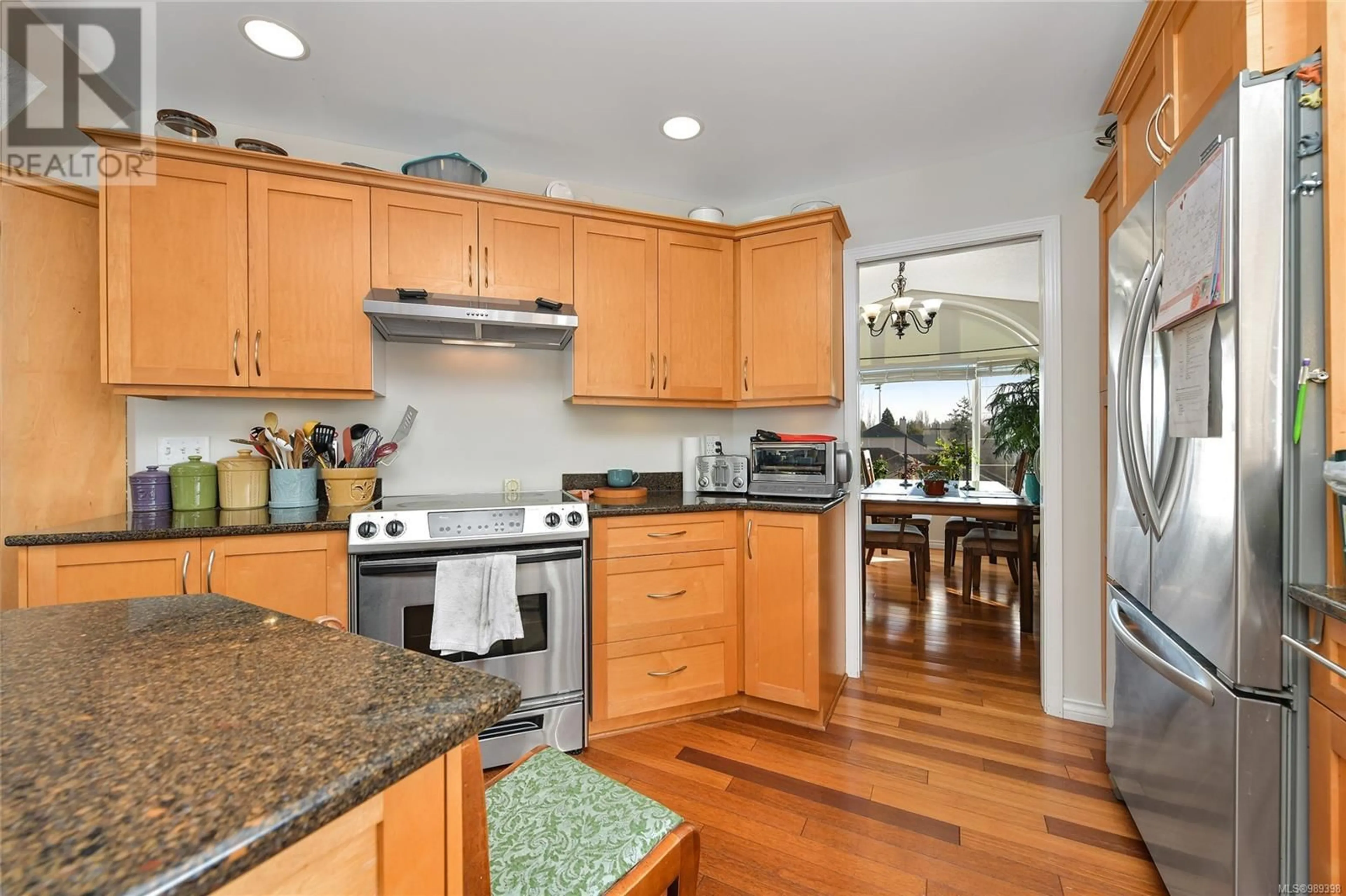 Open concept kitchen, unknown for 508 Pamela Pl, Saanich British Columbia V8Z4H1