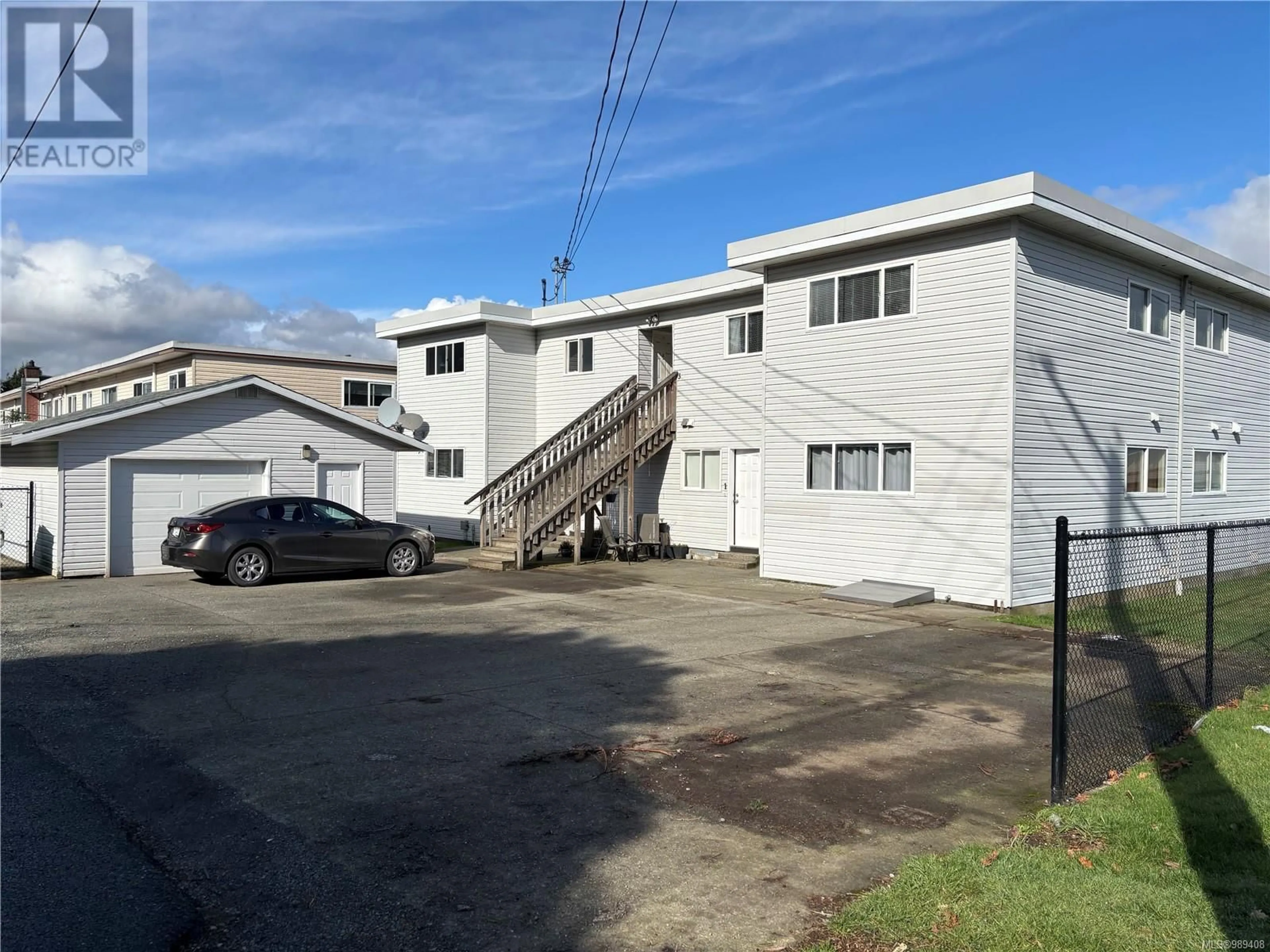 A pic from outside/outdoor area/front of a property/back of a property/a pic from drone, building for 501 7th Ave, Campbell River British Columbia V9W4A2