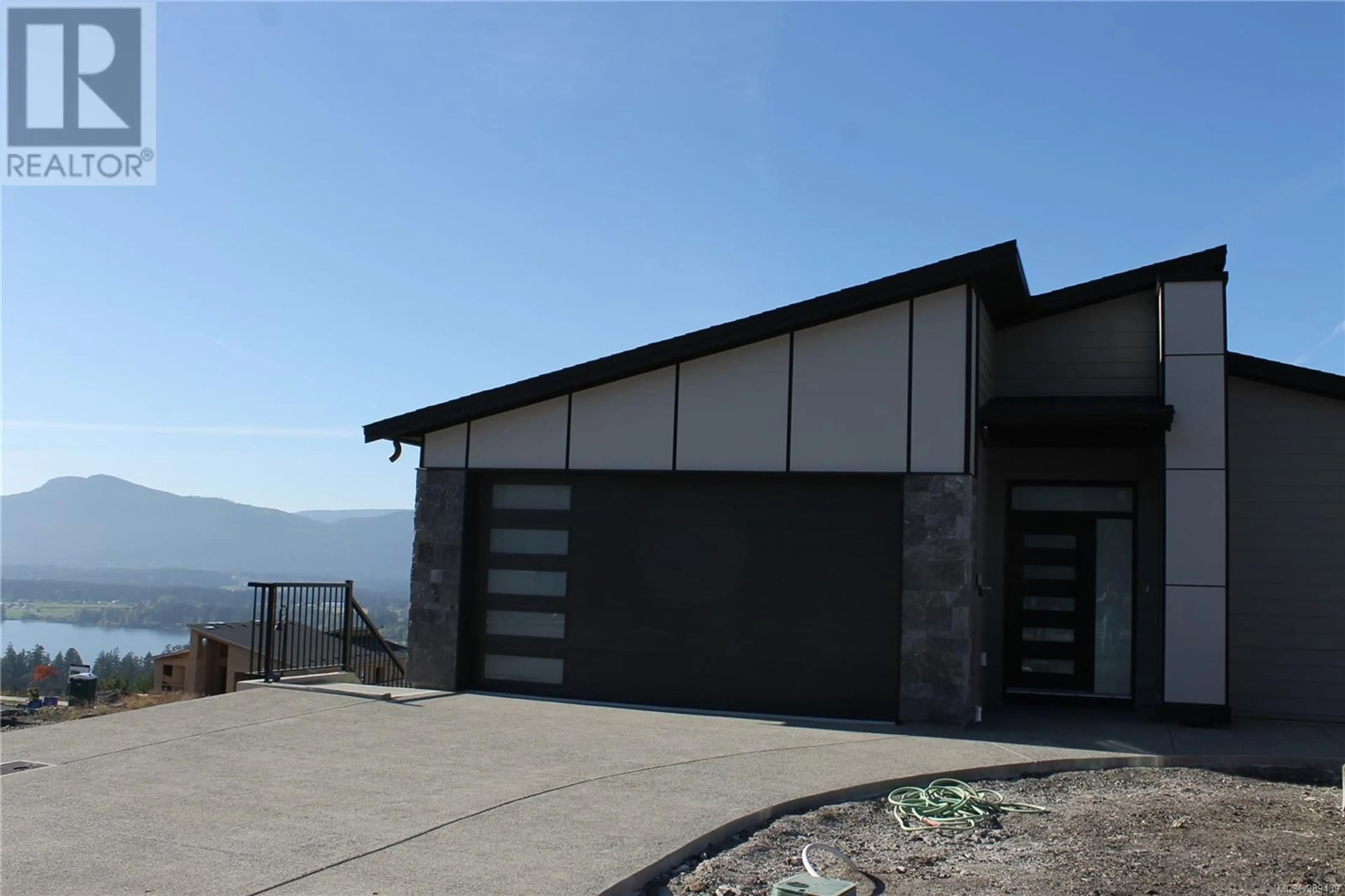 Indoor garage for 3211 WOODRUSH DRIVE, Duncan British Columbia V9L0J9