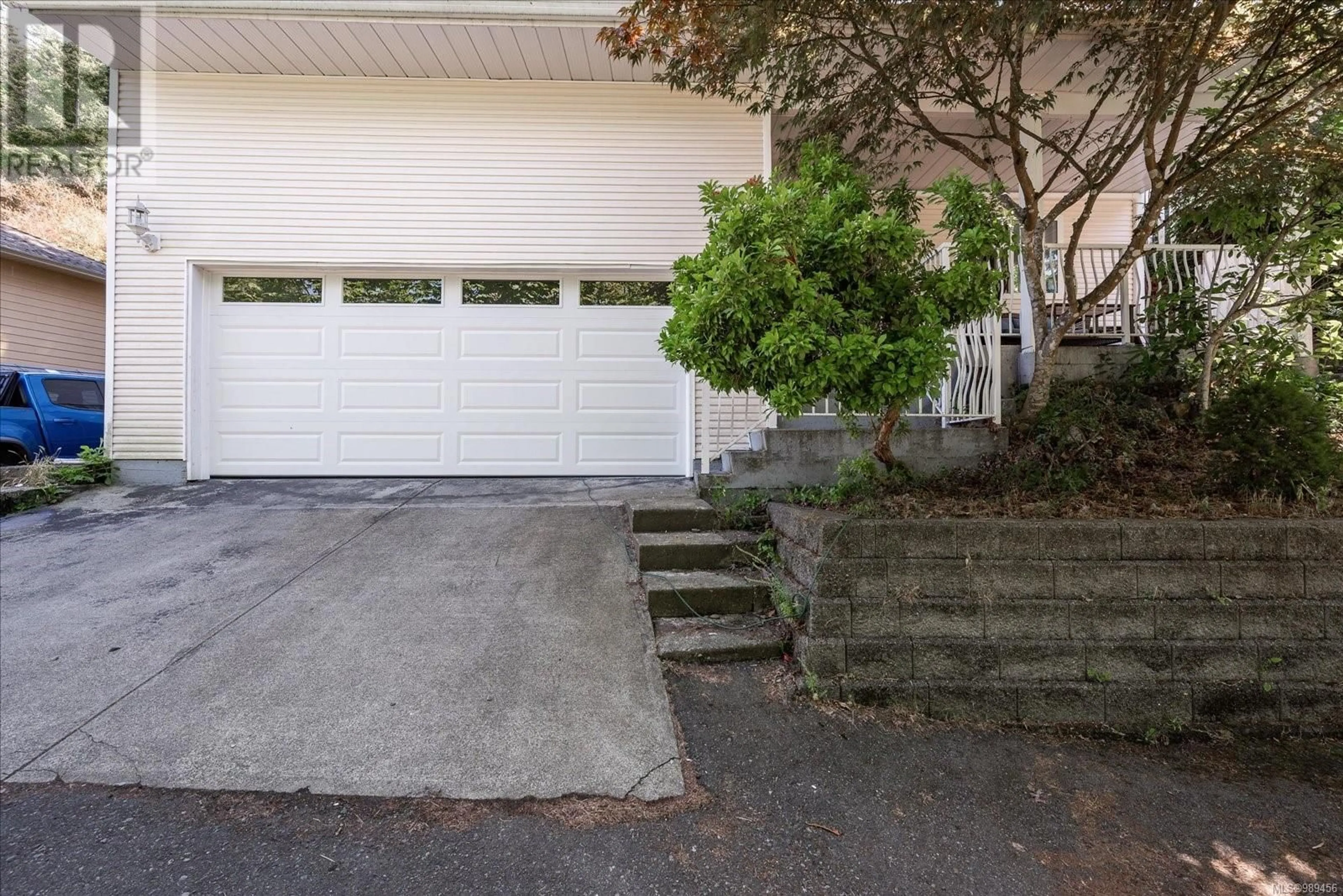 Indoor garage for 4955 Laguna Way, Nanaimo British Columbia V9T5L7