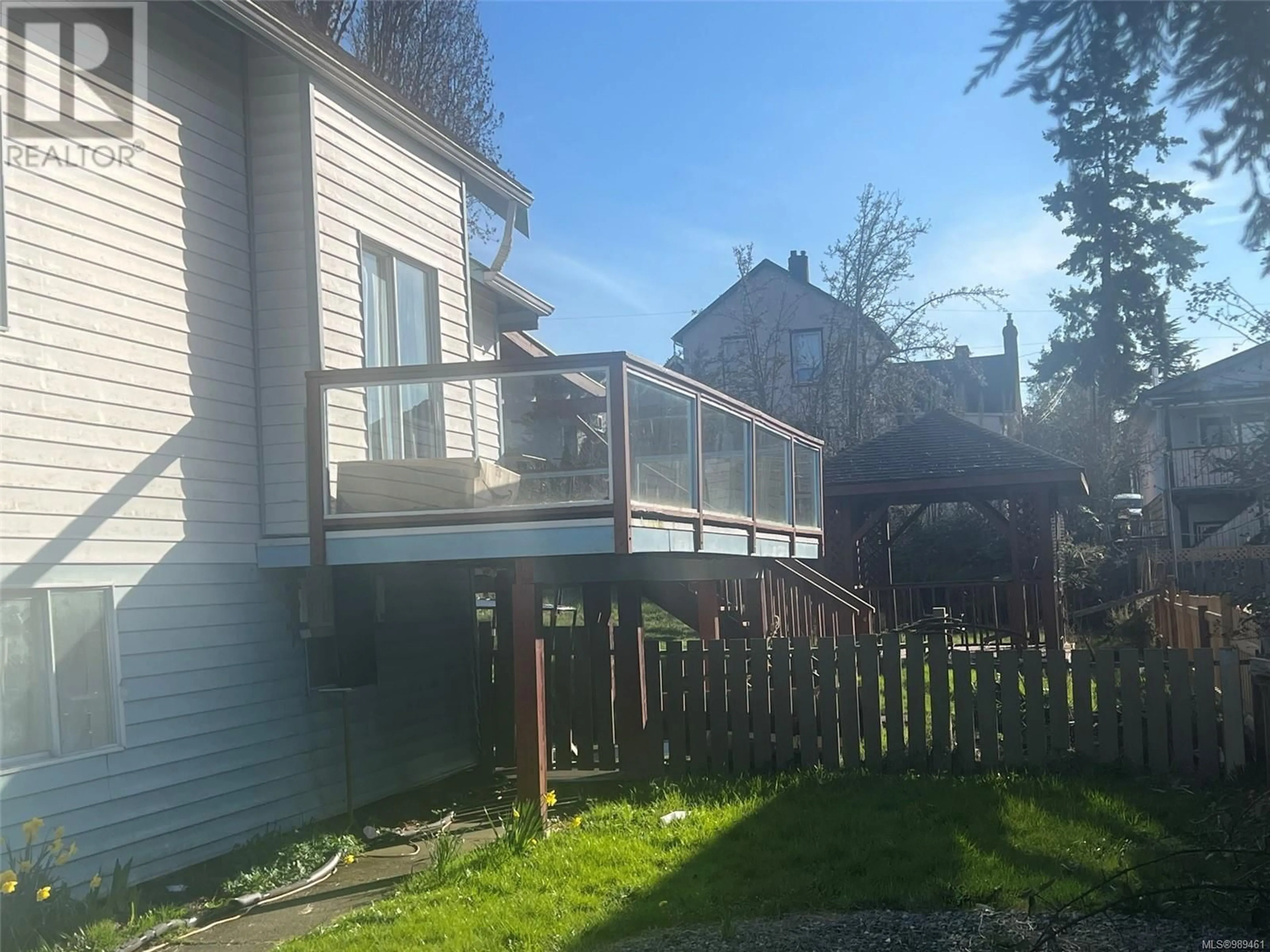 A pic from outside/outdoor area/front of a property/back of a property/a pic from drone, unknown for 363 KER AVENUE, Saanich British Columbia V9A2B6