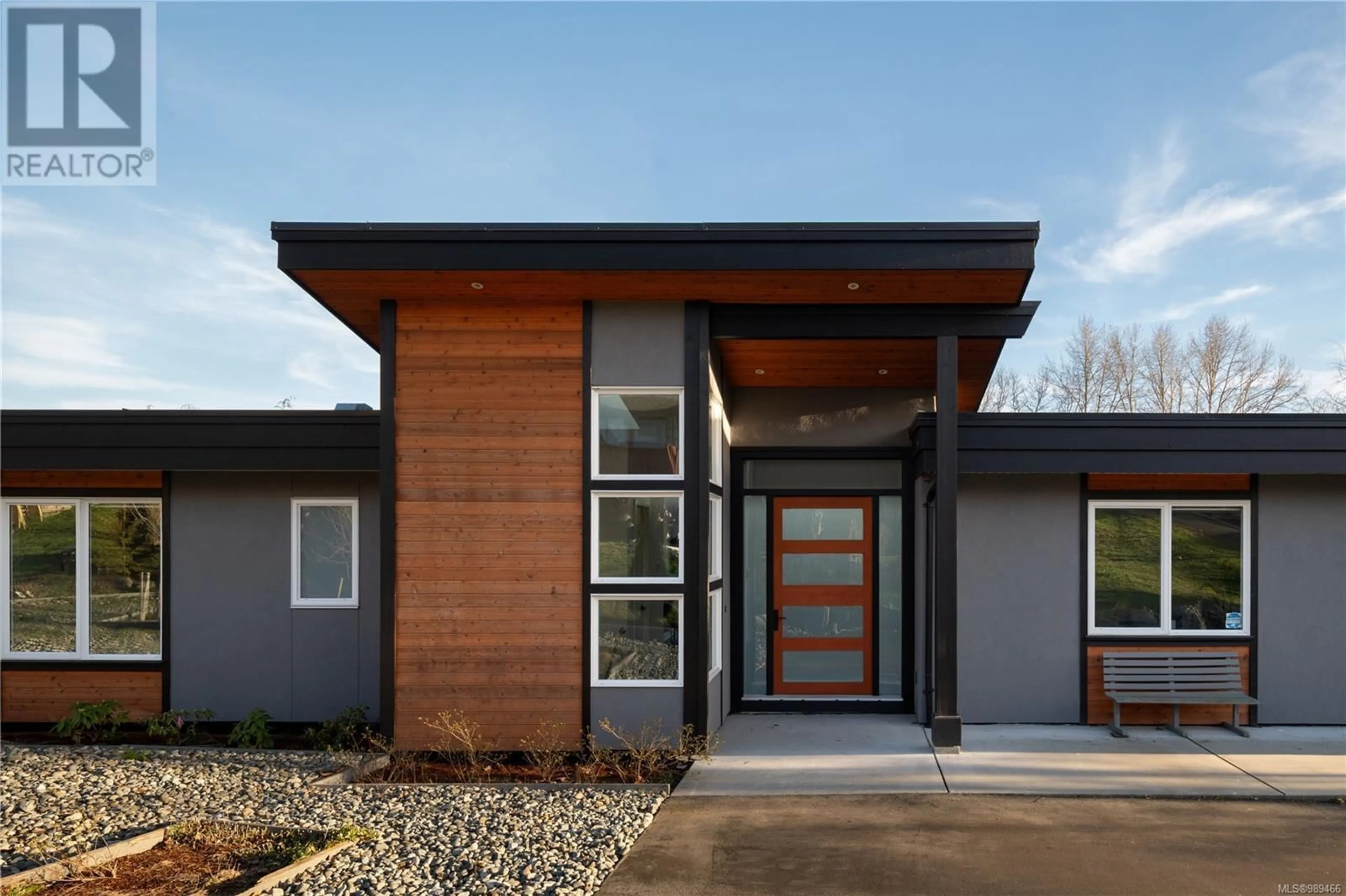 Home with brick exterior material, street for 827 ROYAL OAK AVENUE, Saanich British Columbia V8X3T3