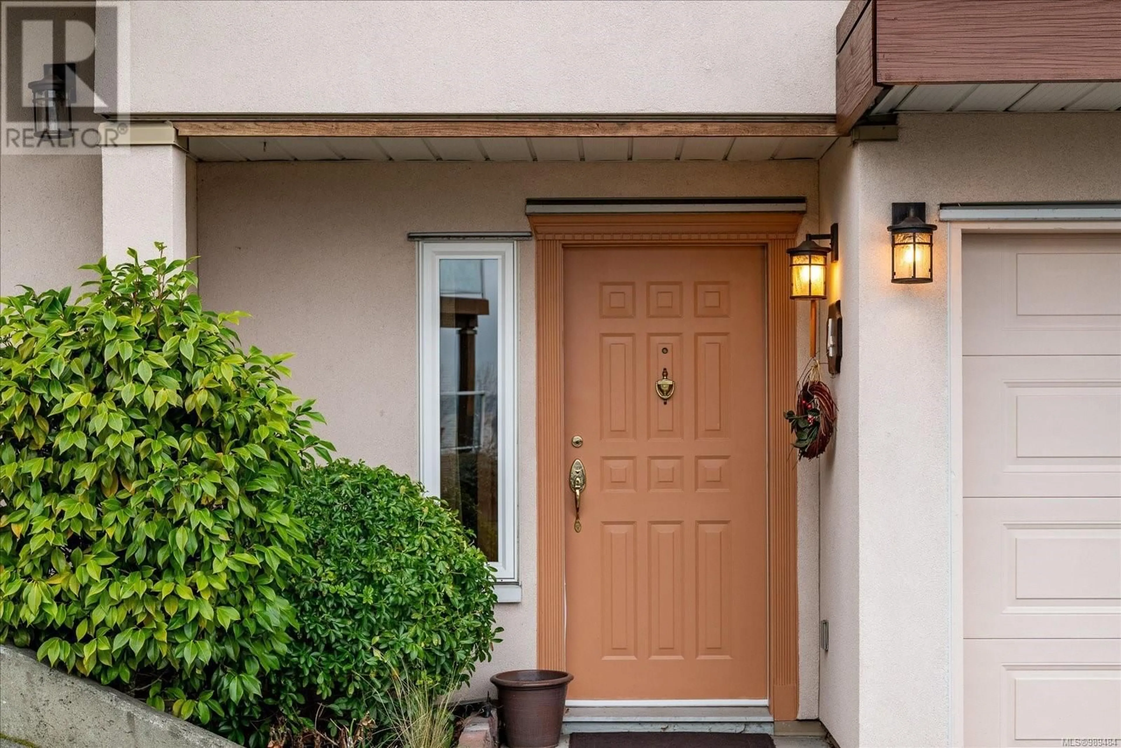 Indoor entryway for 4 100 Gifford Rd, Ladysmith British Columbia V9G1B2