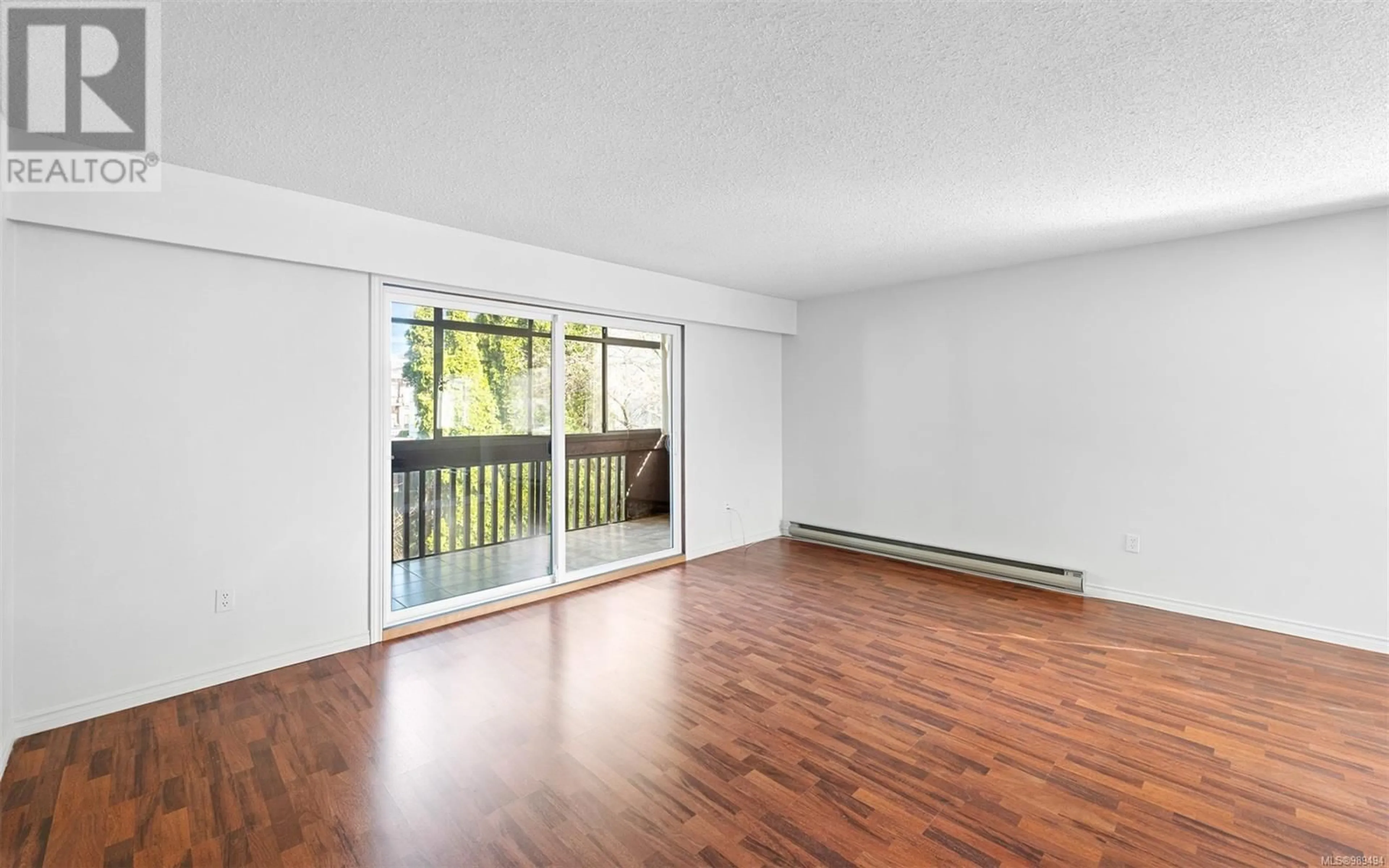 A pic of a room for 208 1012 Collinson St, Victoria British Columbia V8V3C1