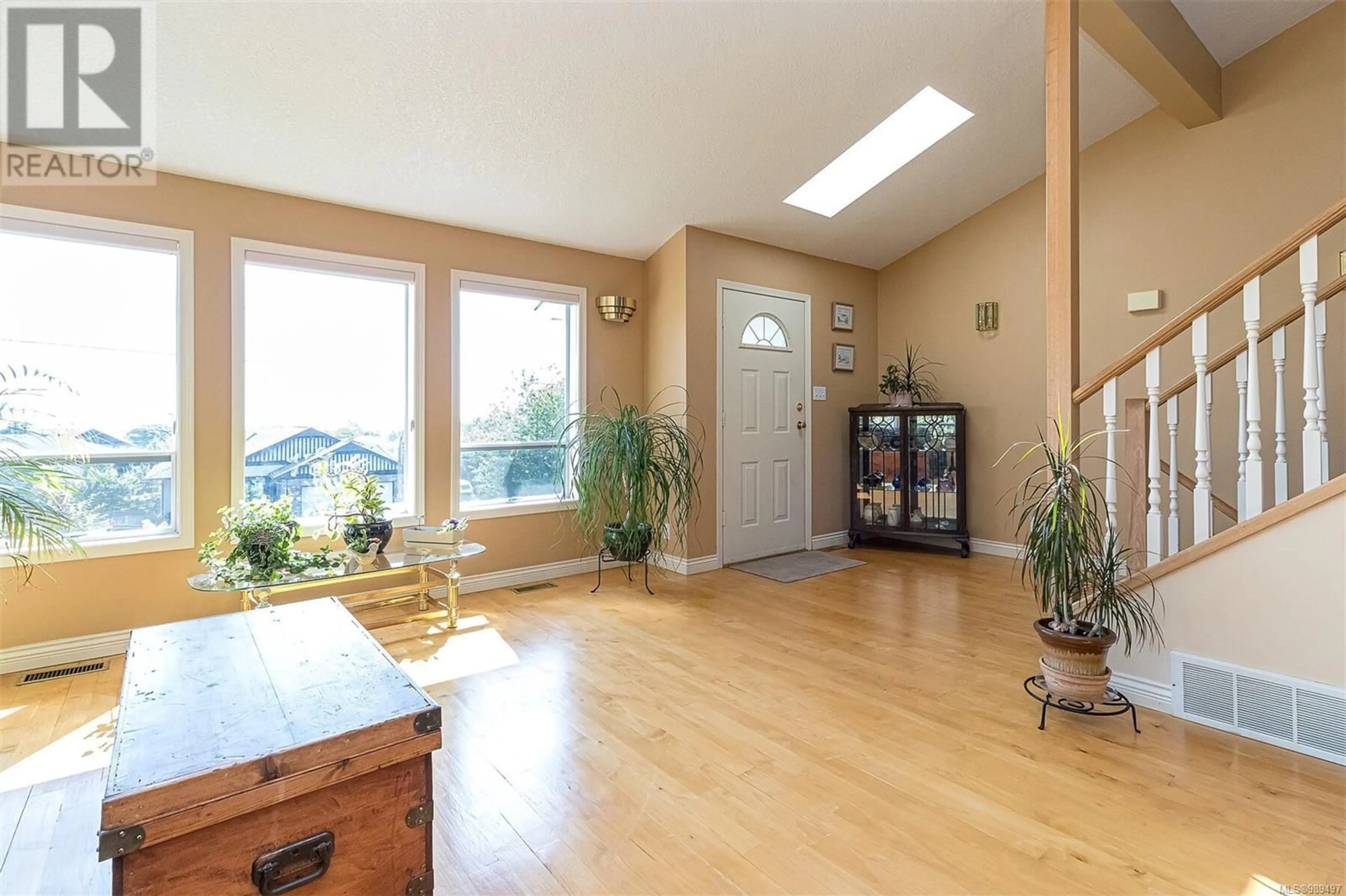 Indoor entryway for 383 Cariboo Dr, Nanaimo British Columbia V9R7E1