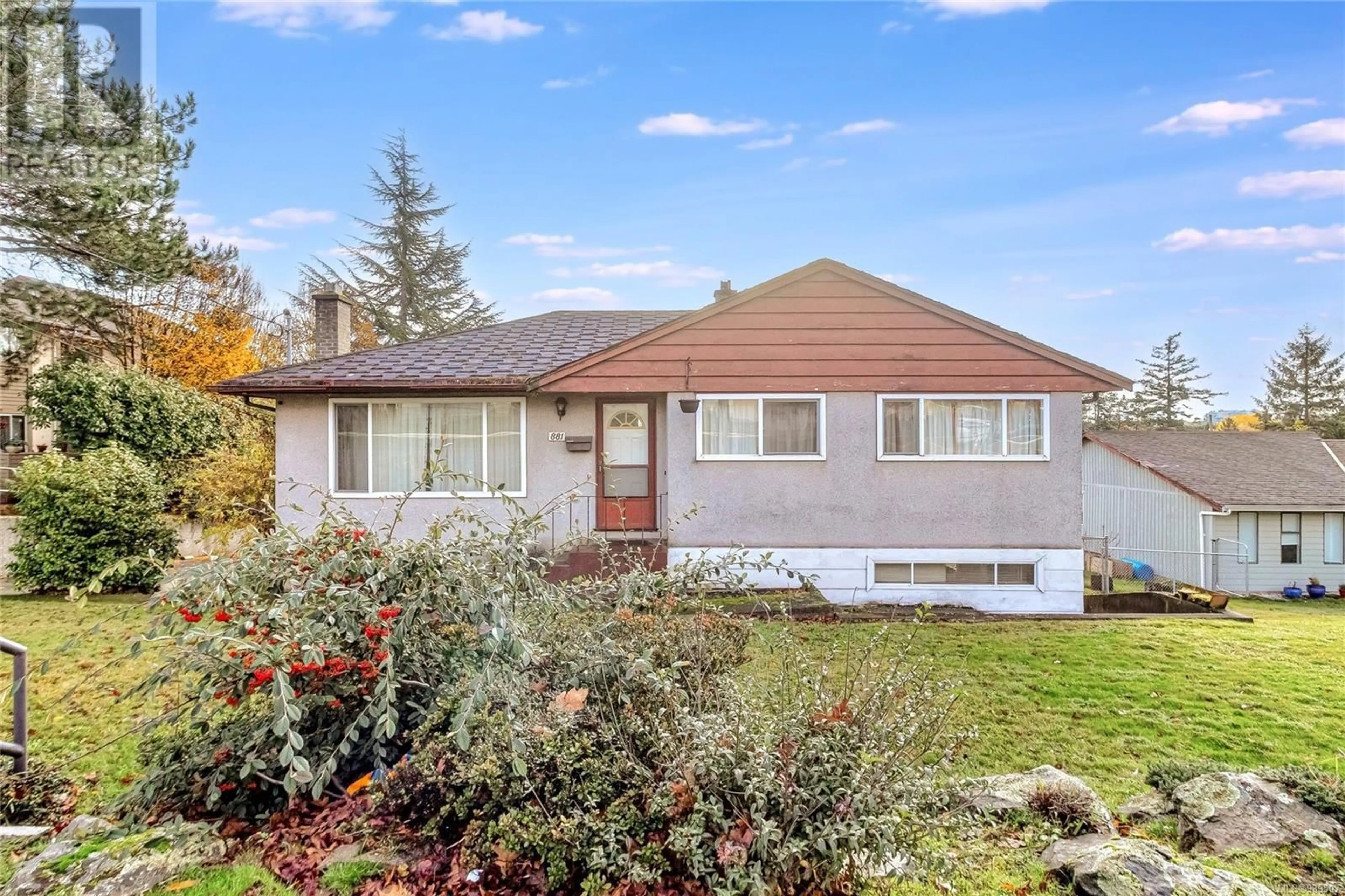 Home with vinyl exterior material, street for 881 MCKENZIE AVENUE, Saanich British Columbia V8X3G4