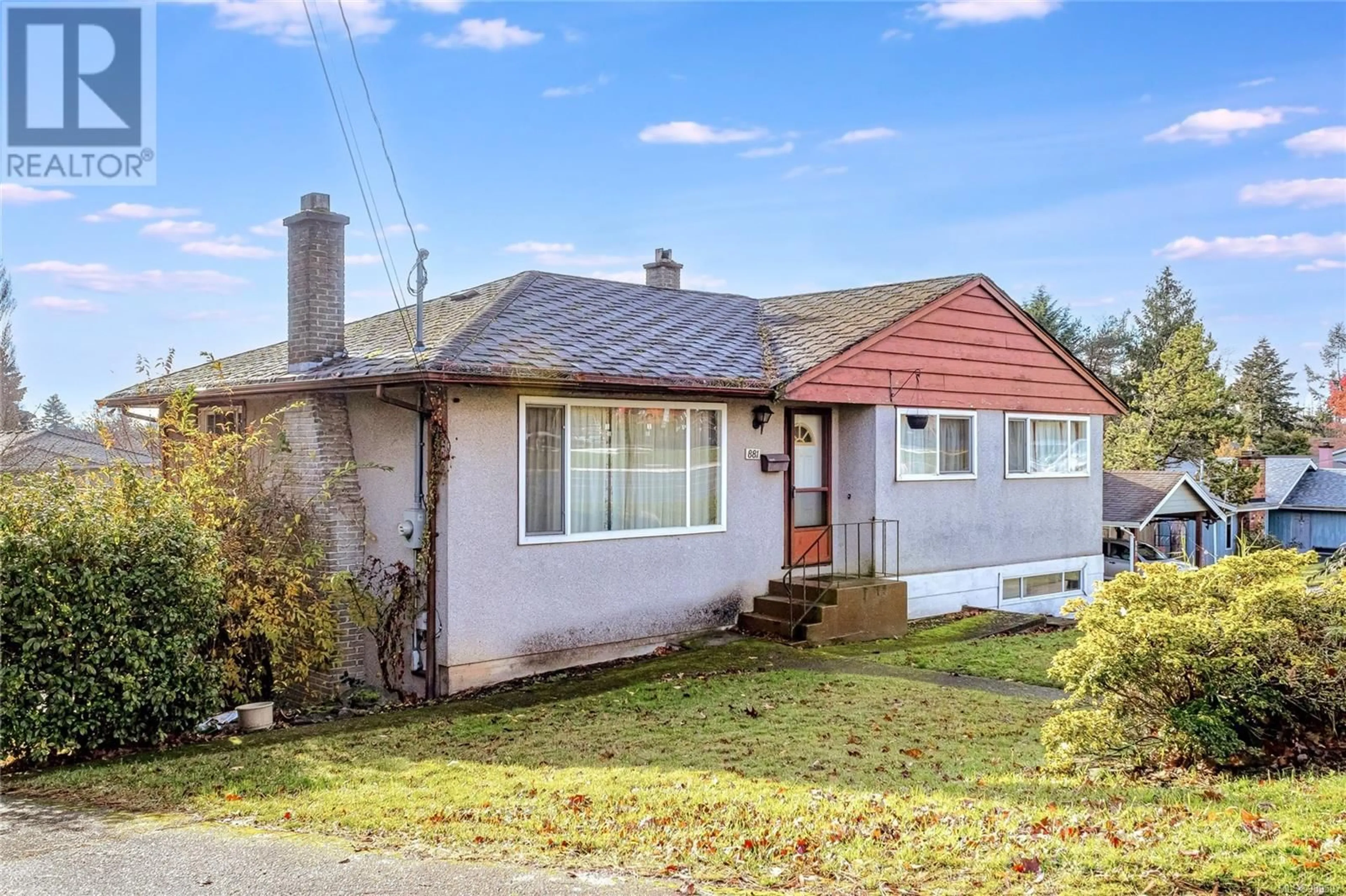 Home with vinyl exterior material, street for 881 MCKENZIE AVENUE, Saanich British Columbia V8X3G4