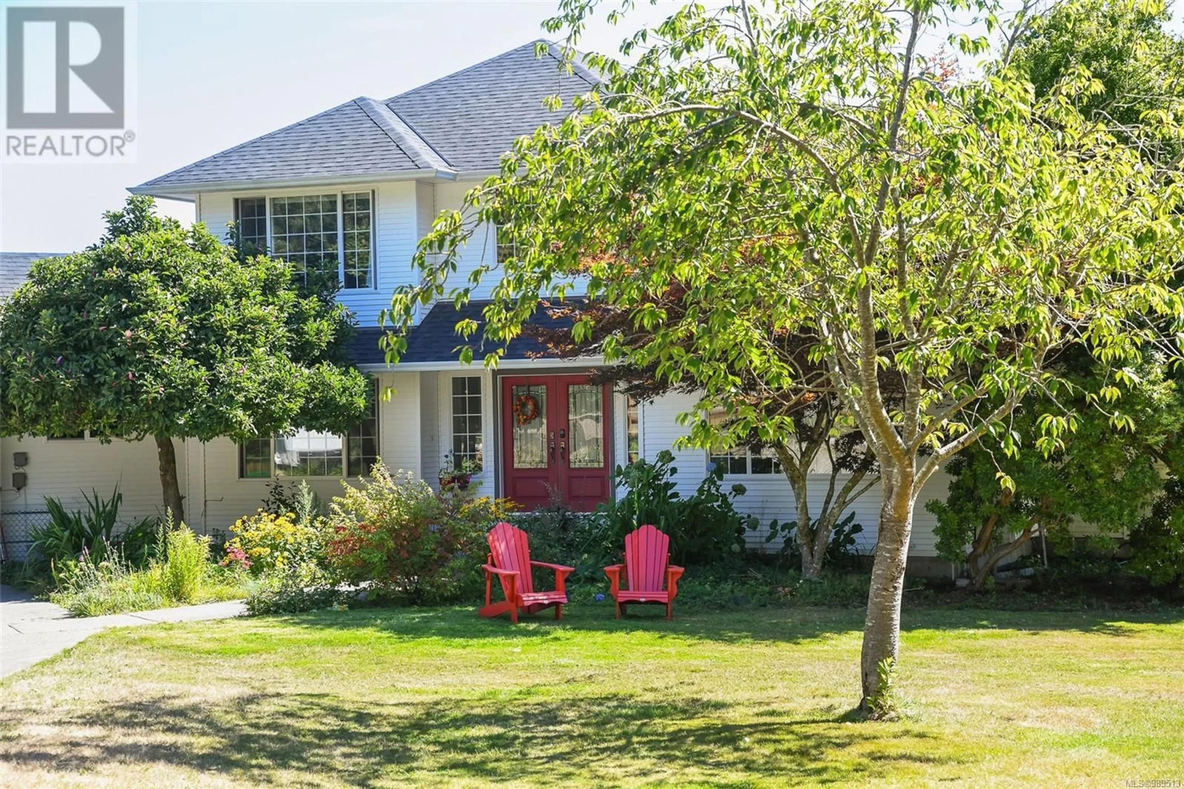 Patio, street for 2096 MAY ROAD, Comox British Columbia V9J1X7