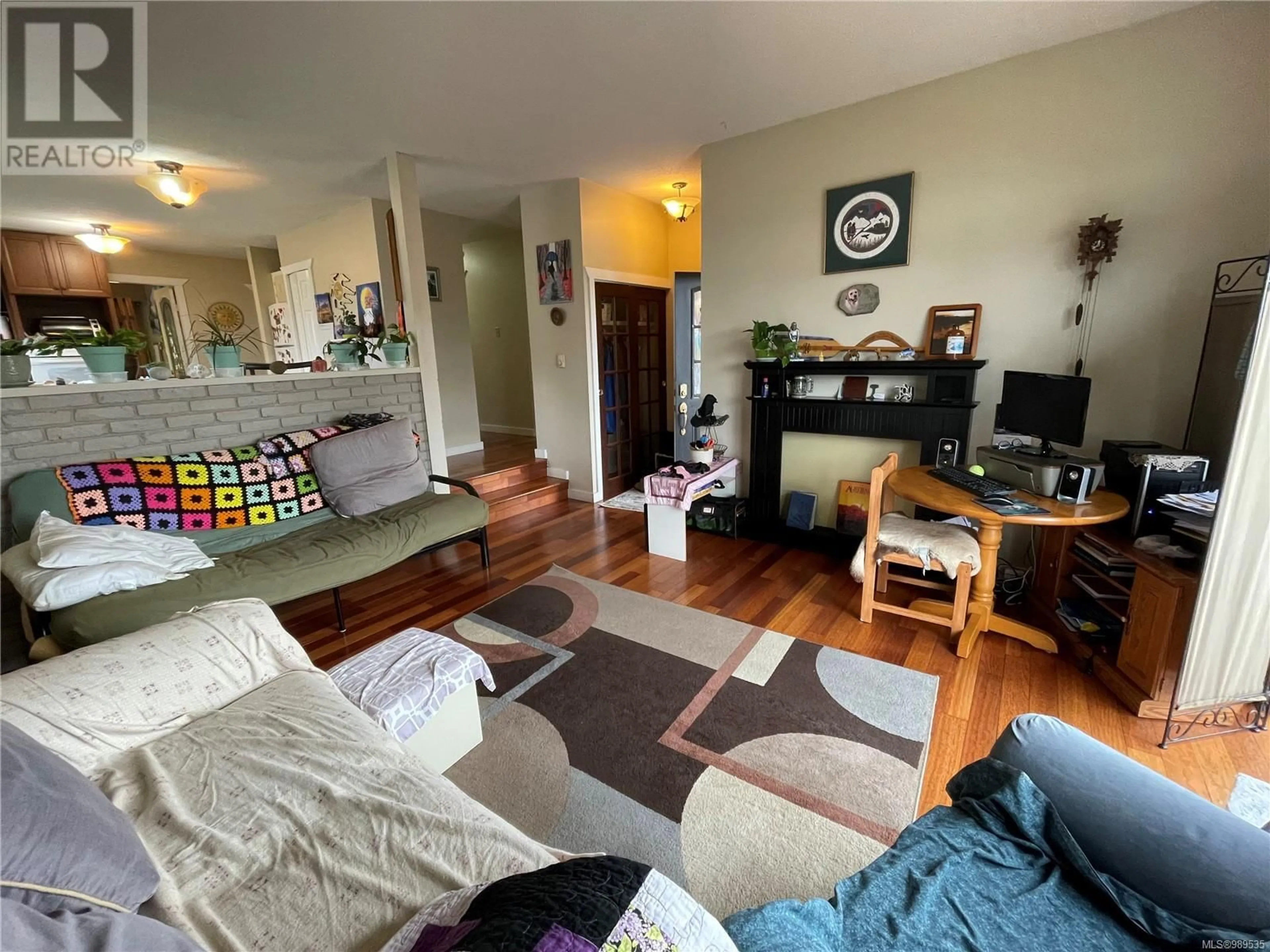 Living room with furniture, unknown for 19-21 CILAIRE DRIVE, Nanaimo British Columbia V9S3C9
