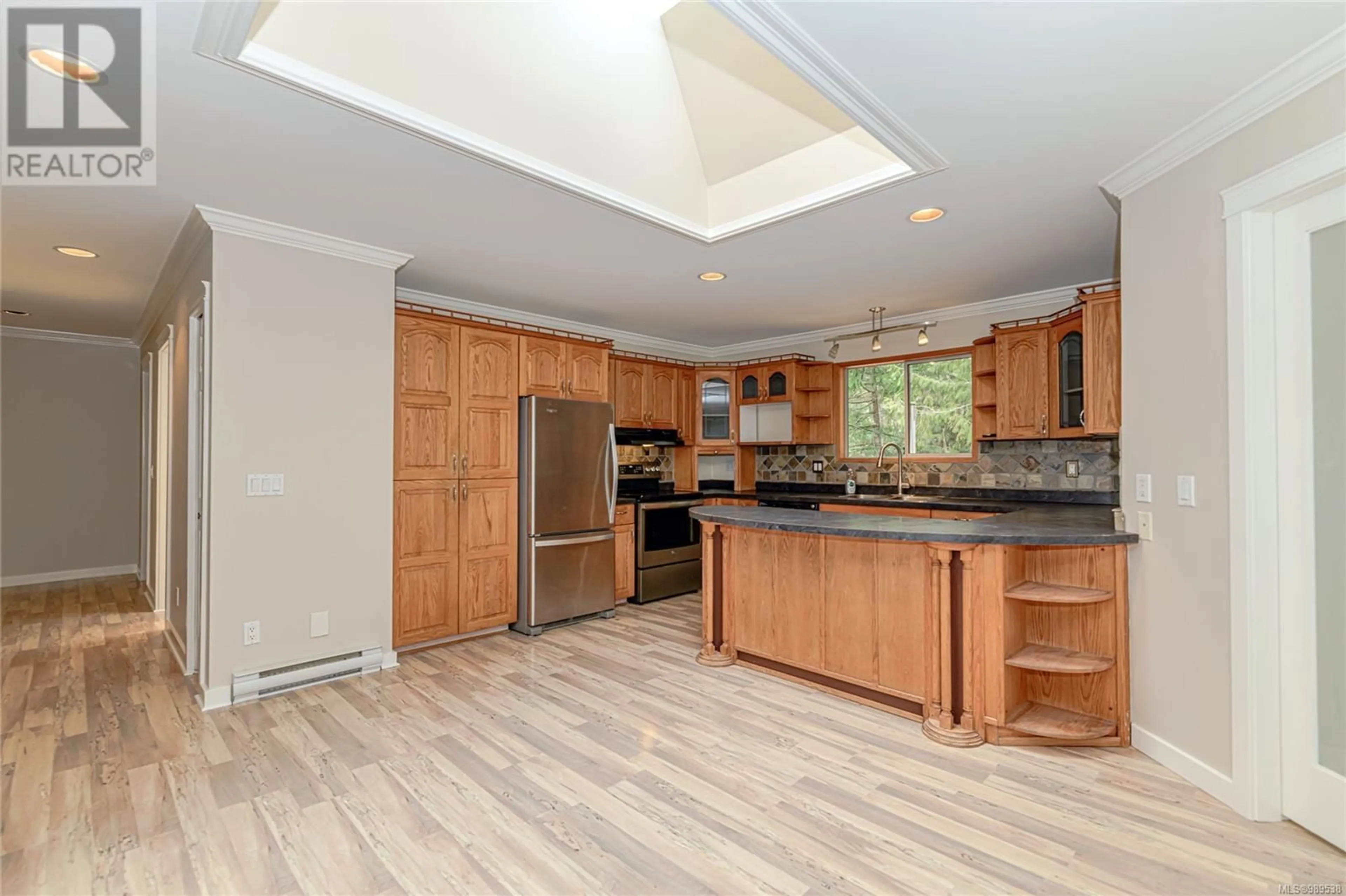 Open concept kitchen, unknown for 106 Broadwell Rd, Salt Spring British Columbia V8K1H3