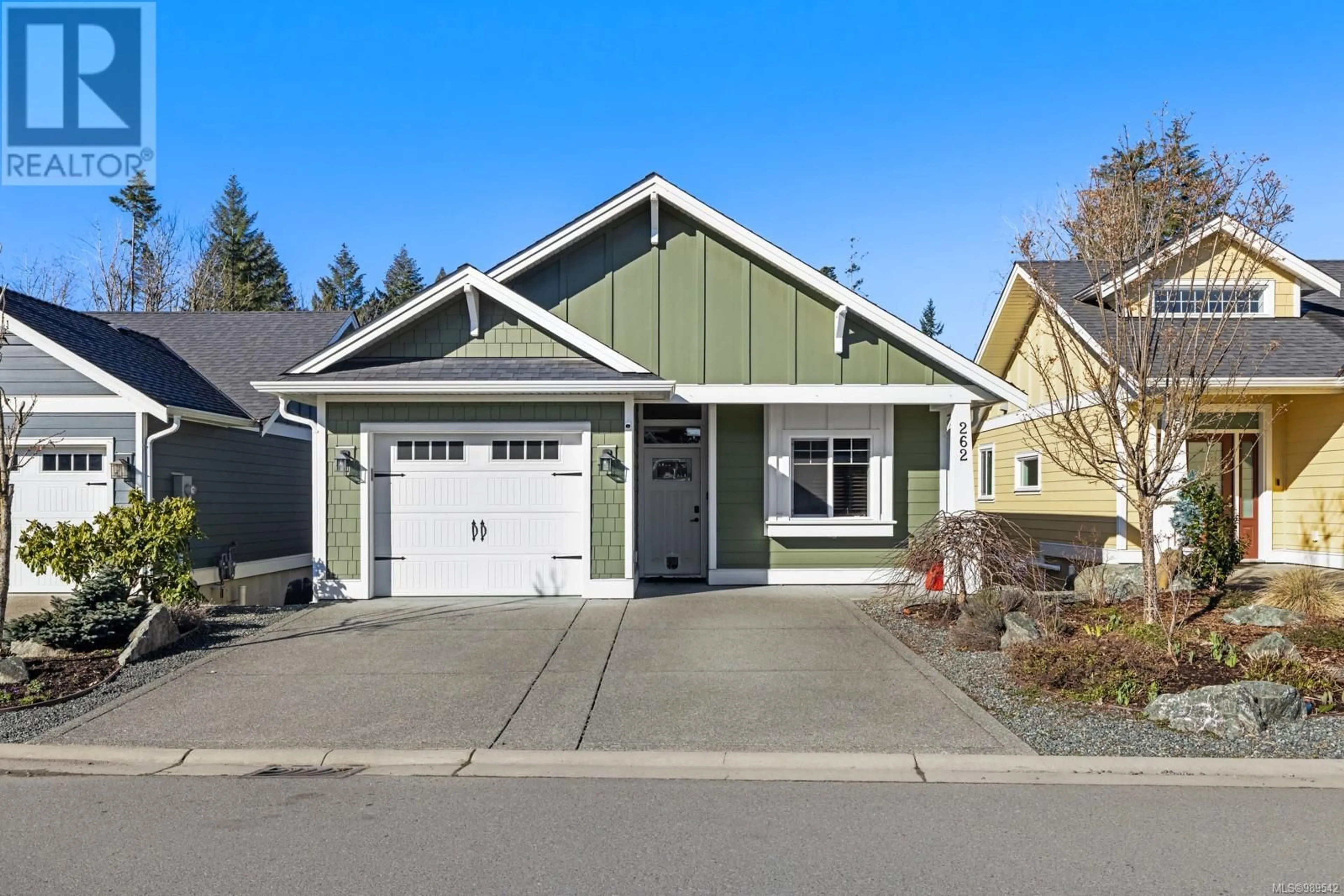 Home with vinyl exterior material, street for 262 Edgewood Cres, Duncan British Columbia V9L0G6