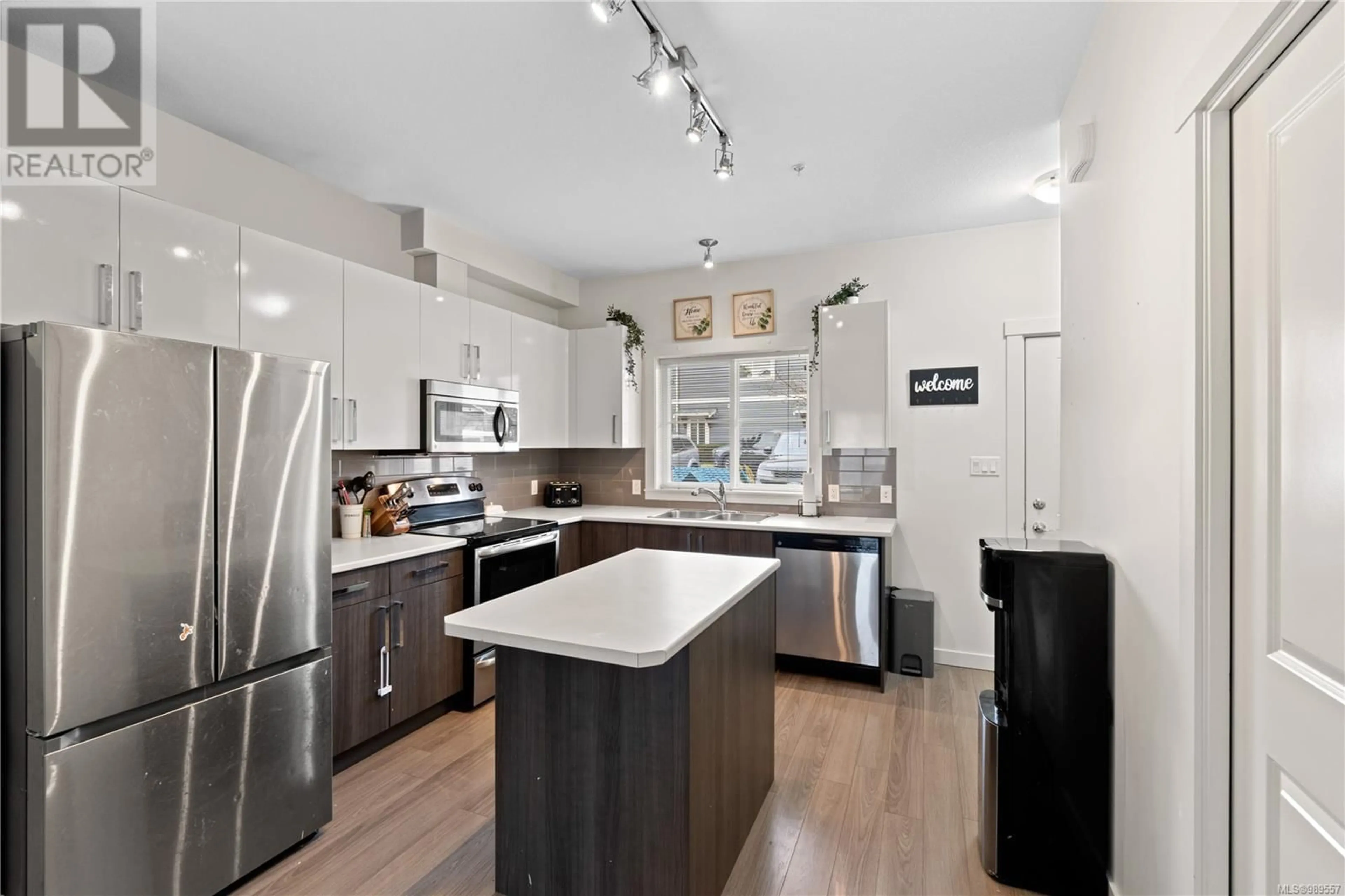 Open concept kitchen, unknown for 137 1720 Dufferin Cres, Nanaimo British Columbia V9S0B9