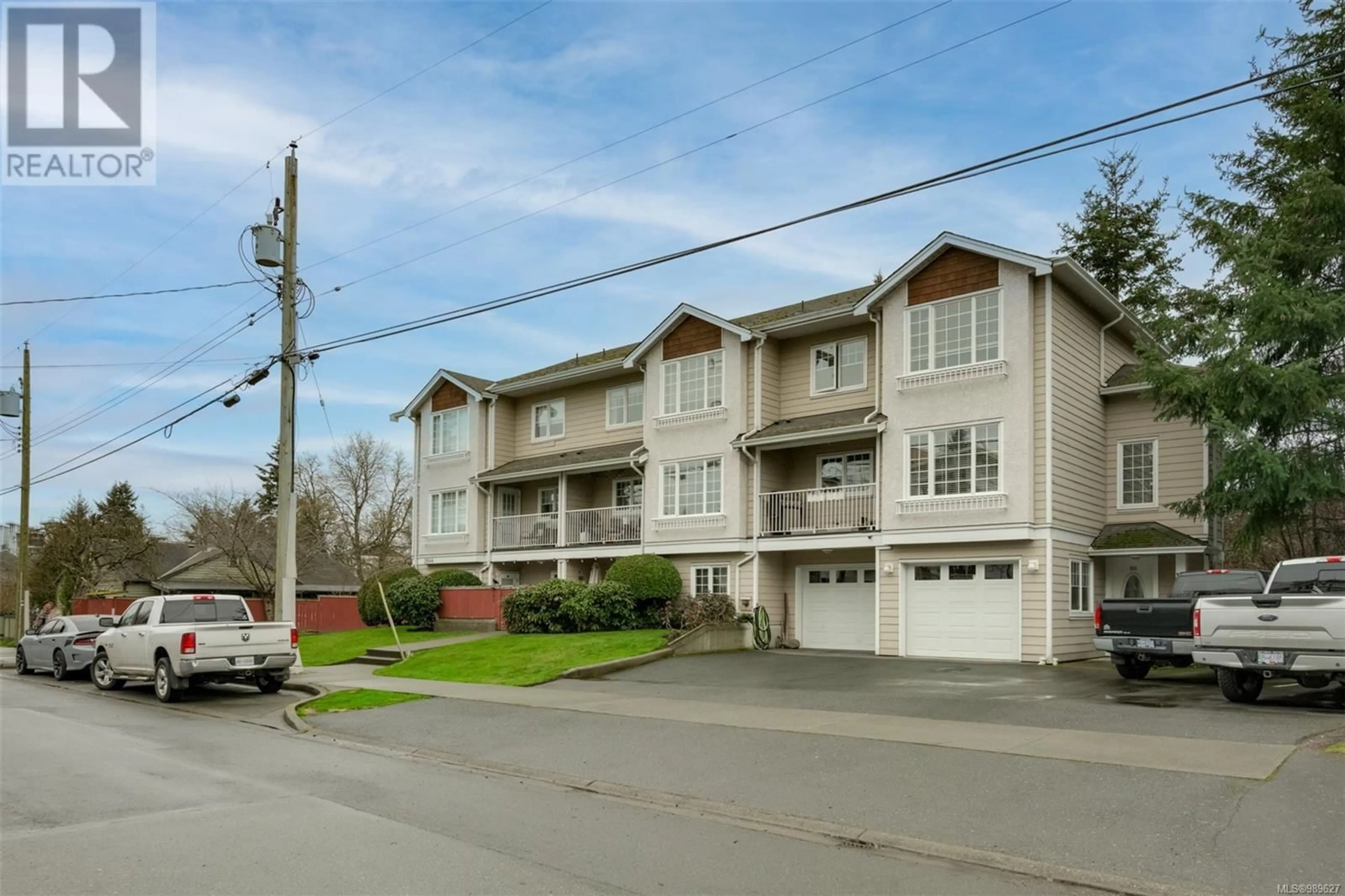 A pic from outside/outdoor area/front of a property/back of a property/a pic from drone, street for 201 2644 Deville Rd, Langford British Columbia V9B3W8