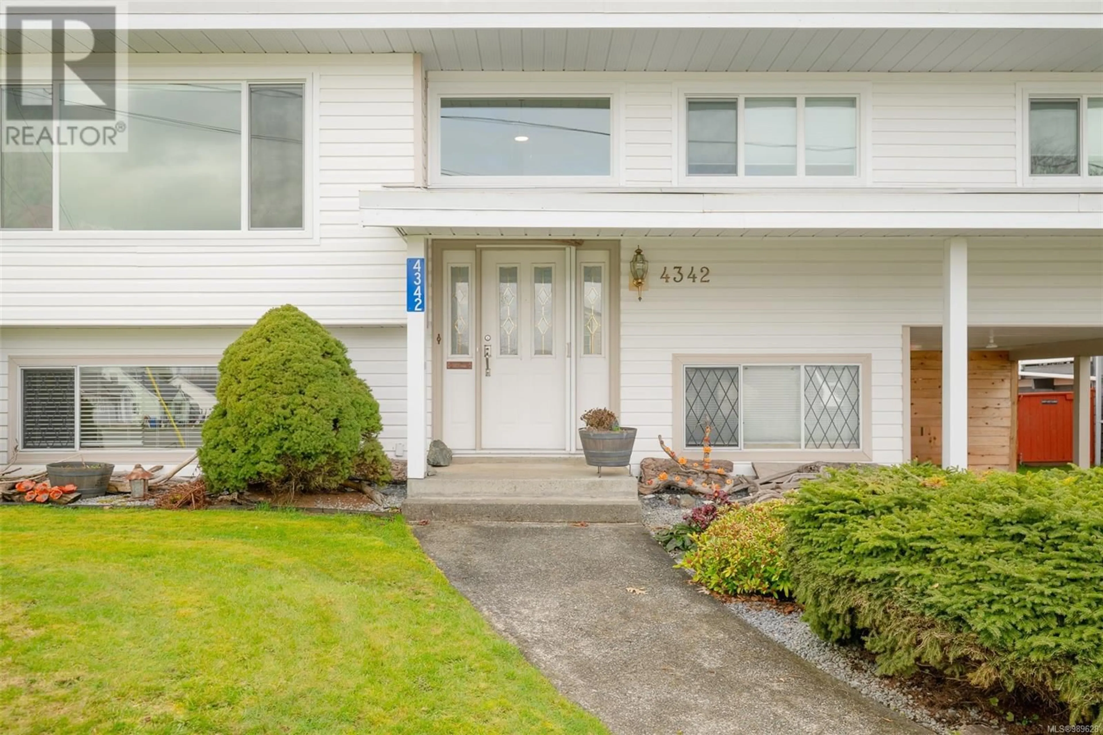 Home with vinyl exterior material, street for 4342 SCOTT STREET, Port Alberni British Columbia V9Y2P4
