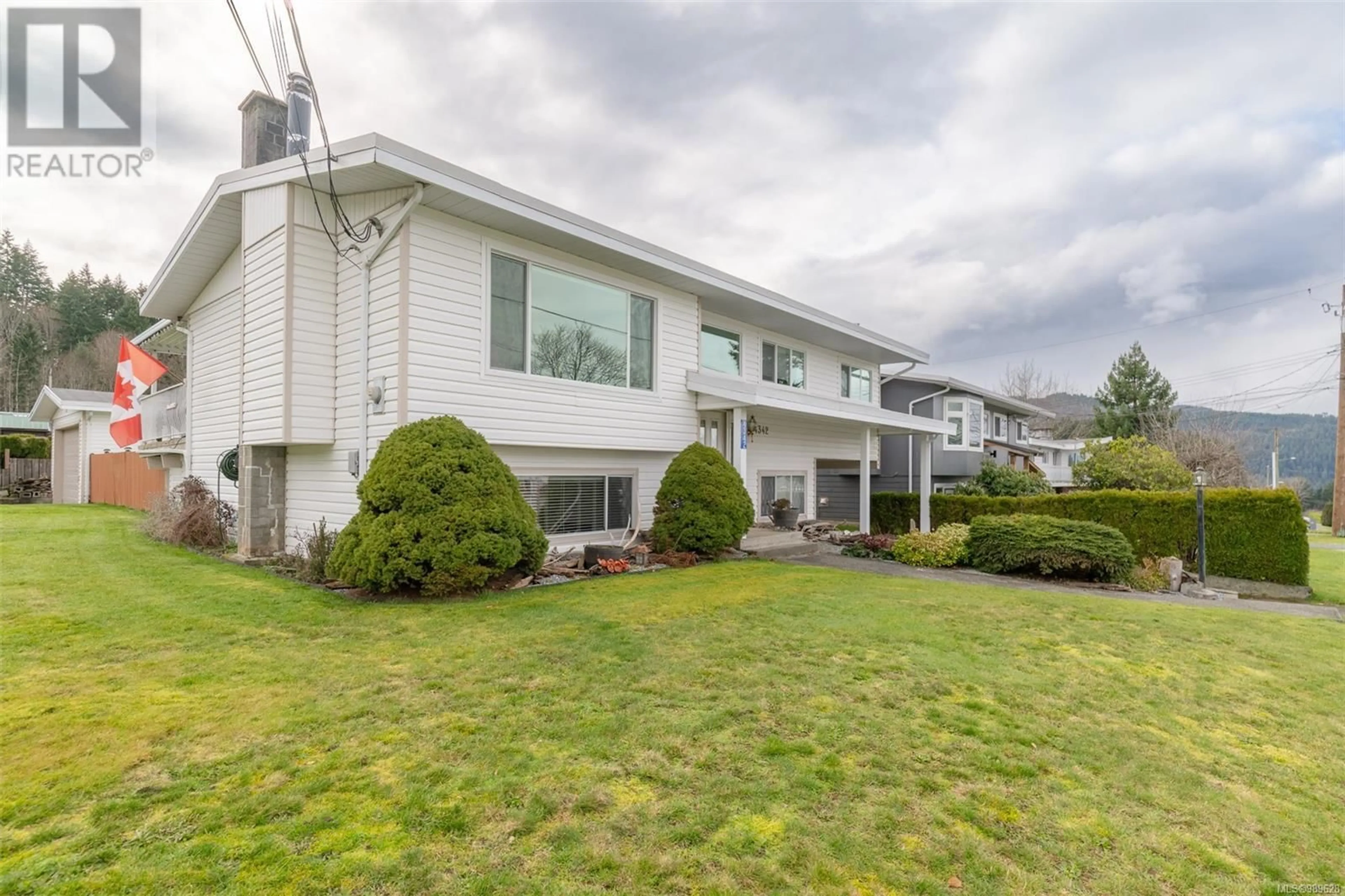 Home with vinyl exterior material, street for 4342 SCOTT STREET, Port Alberni British Columbia V9Y2P4