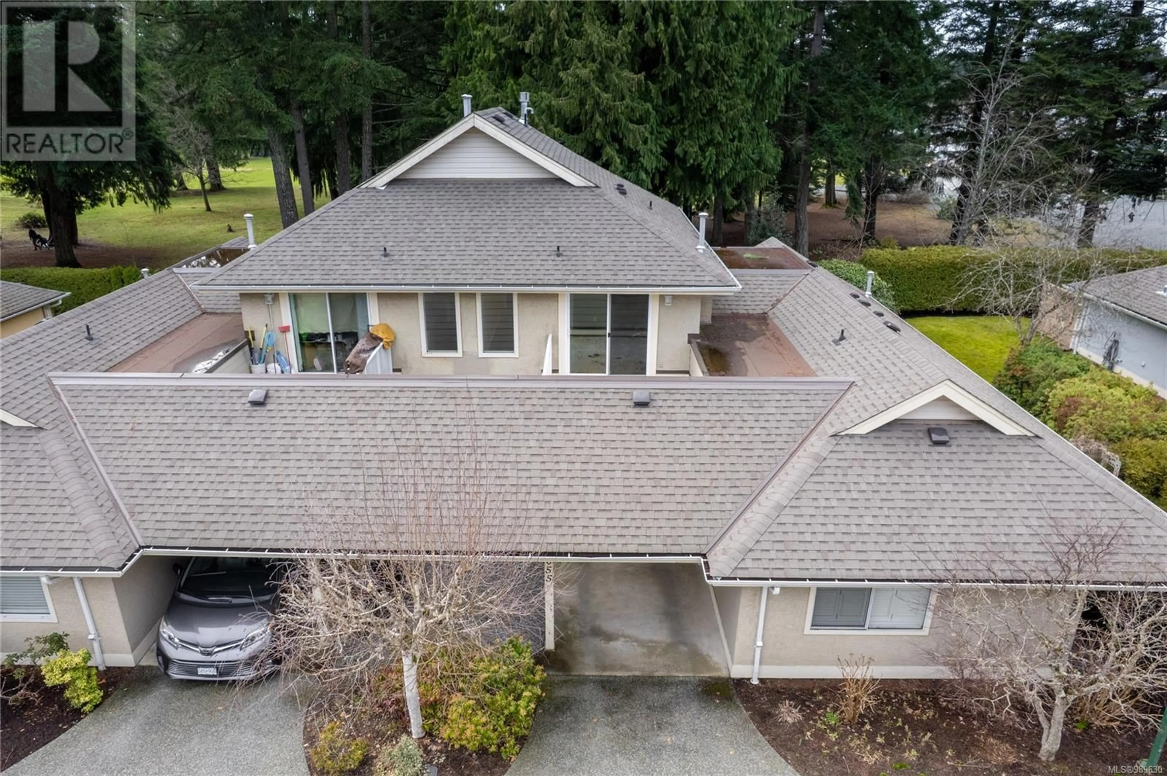 A pic from outside/outdoor area/front of a property/back of a property/a pic from drone, street for 6055 Pleasant Valley Way, Nanaimo British Columbia V9T6E7