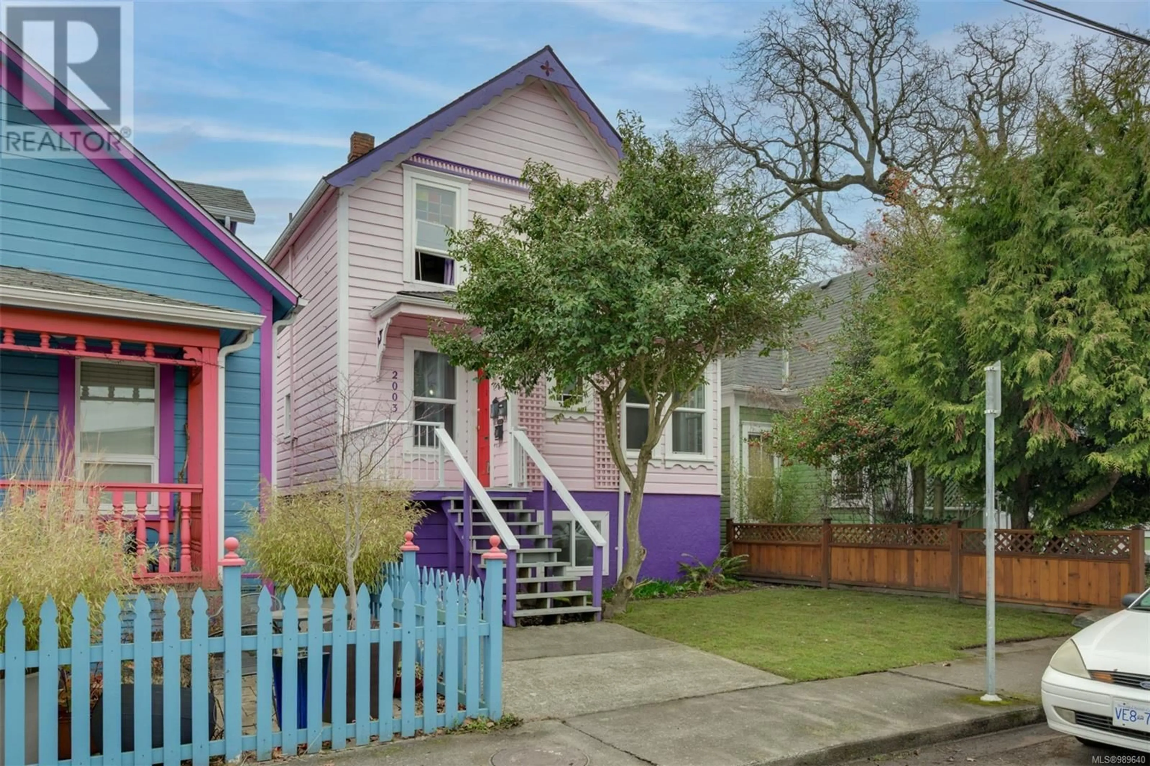 Home with vinyl exterior material, street for 2003 Cameron St, Victoria British Columbia V8T3N4