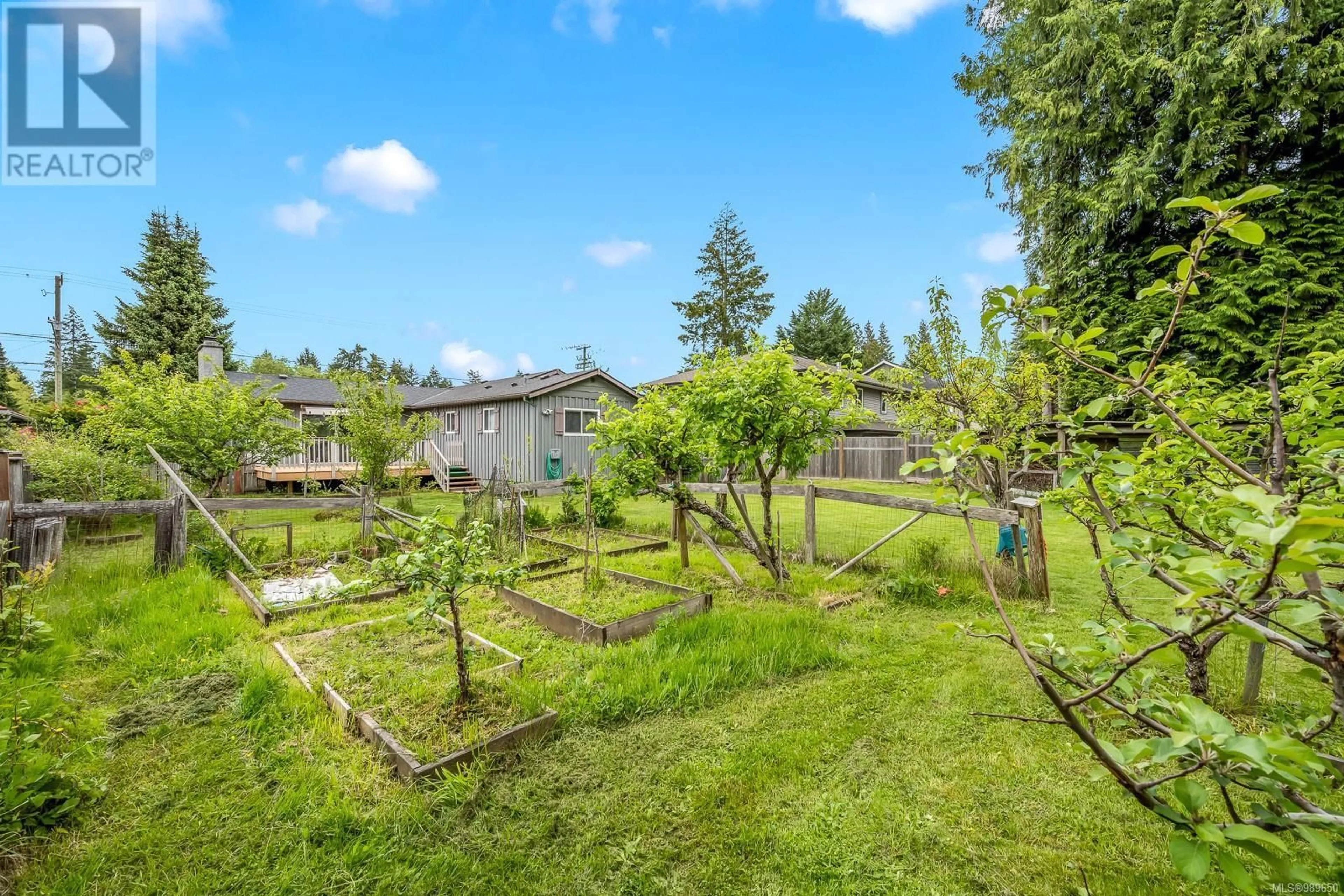 Patio, forest/trees view for 1535 WILLEMAR AVENUE, Courtenay British Columbia V9N3M2