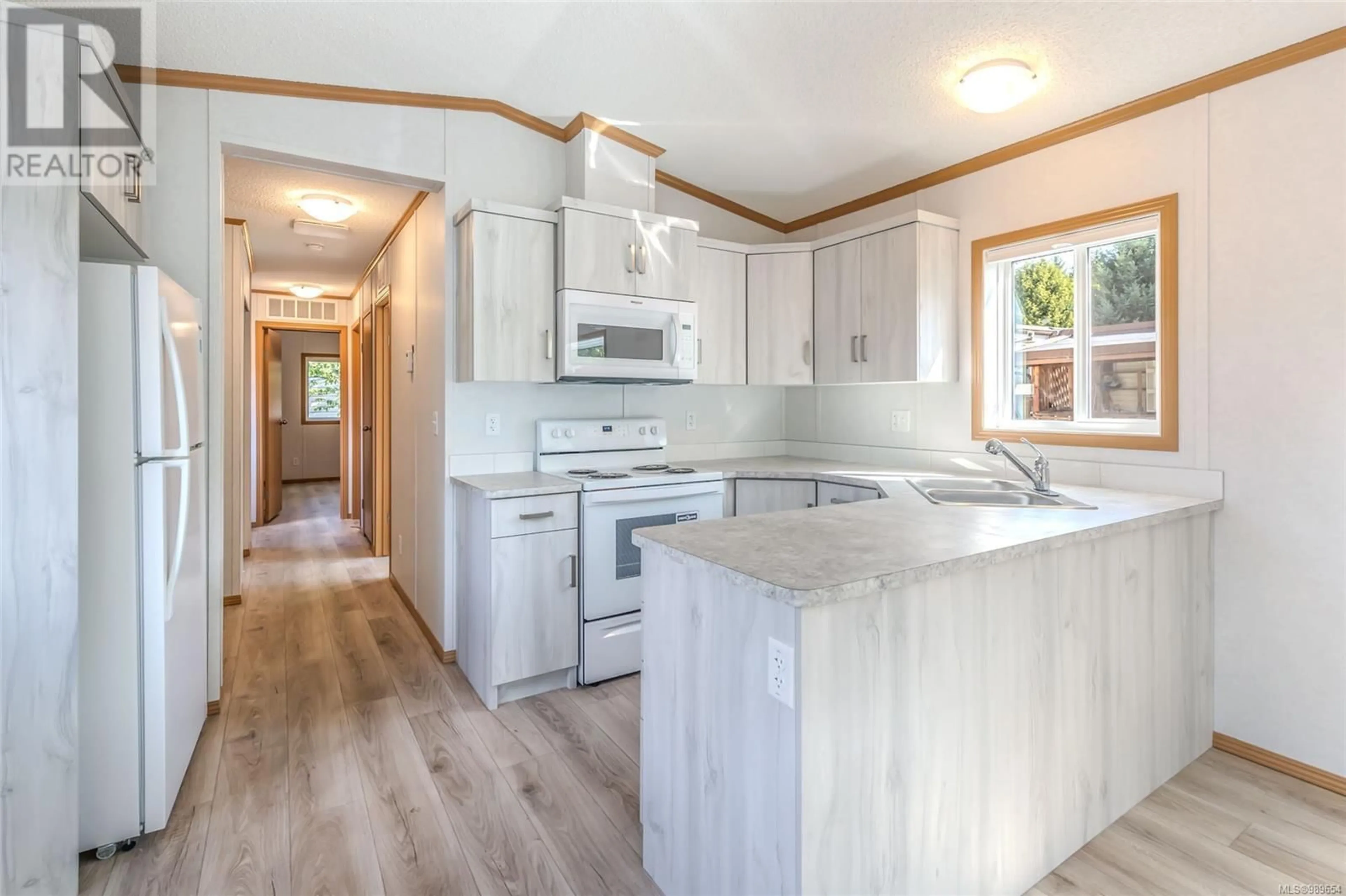 Open concept kitchen, unknown for 37 Honey Dr, Nanaimo British Columbia V9R5N1