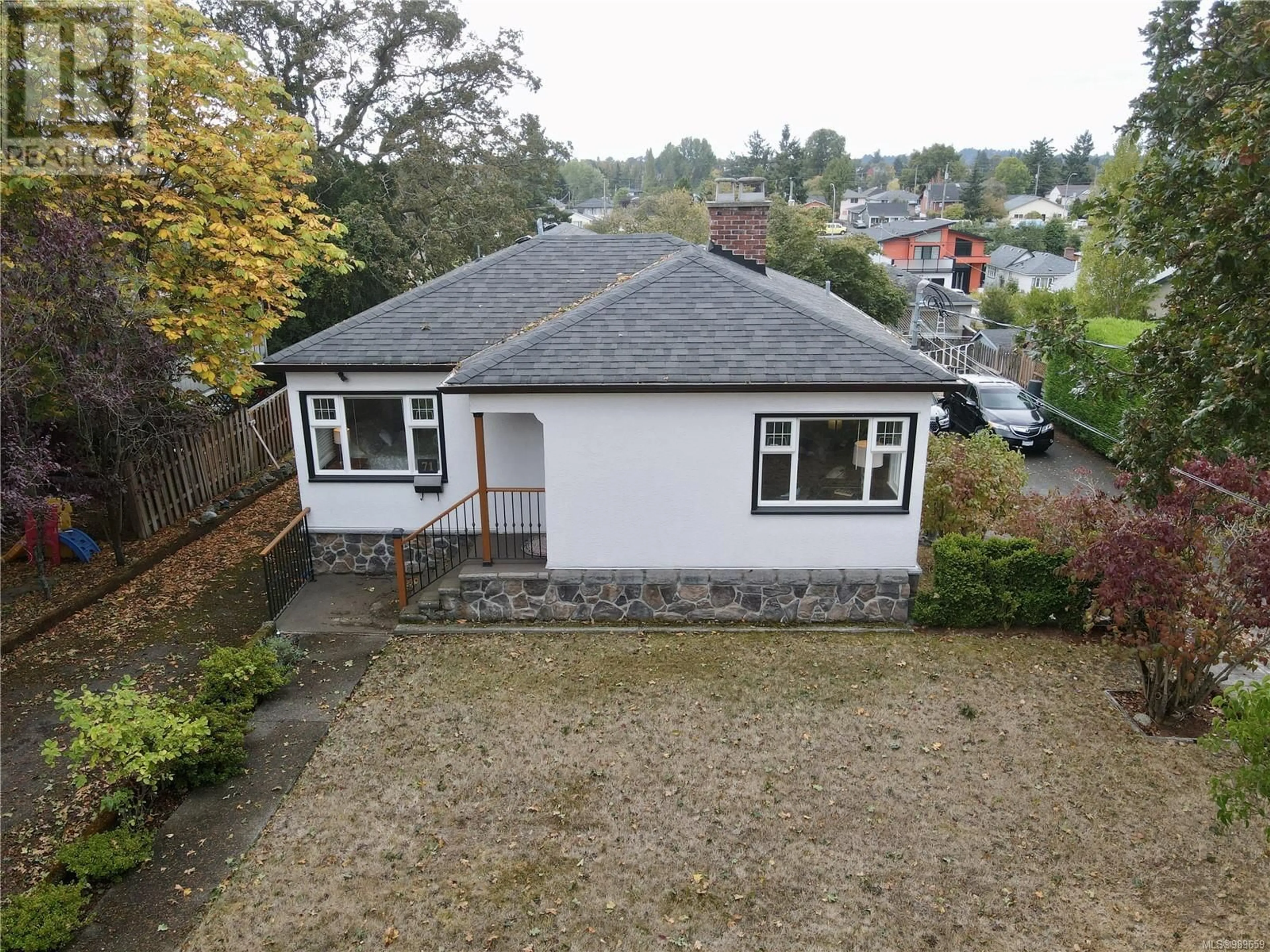 A pic from outside/outdoor area/front of a property/back of a property/a pic from drone, street for 71 Cadillac Ave, Saanich British Columbia V8Z1T5