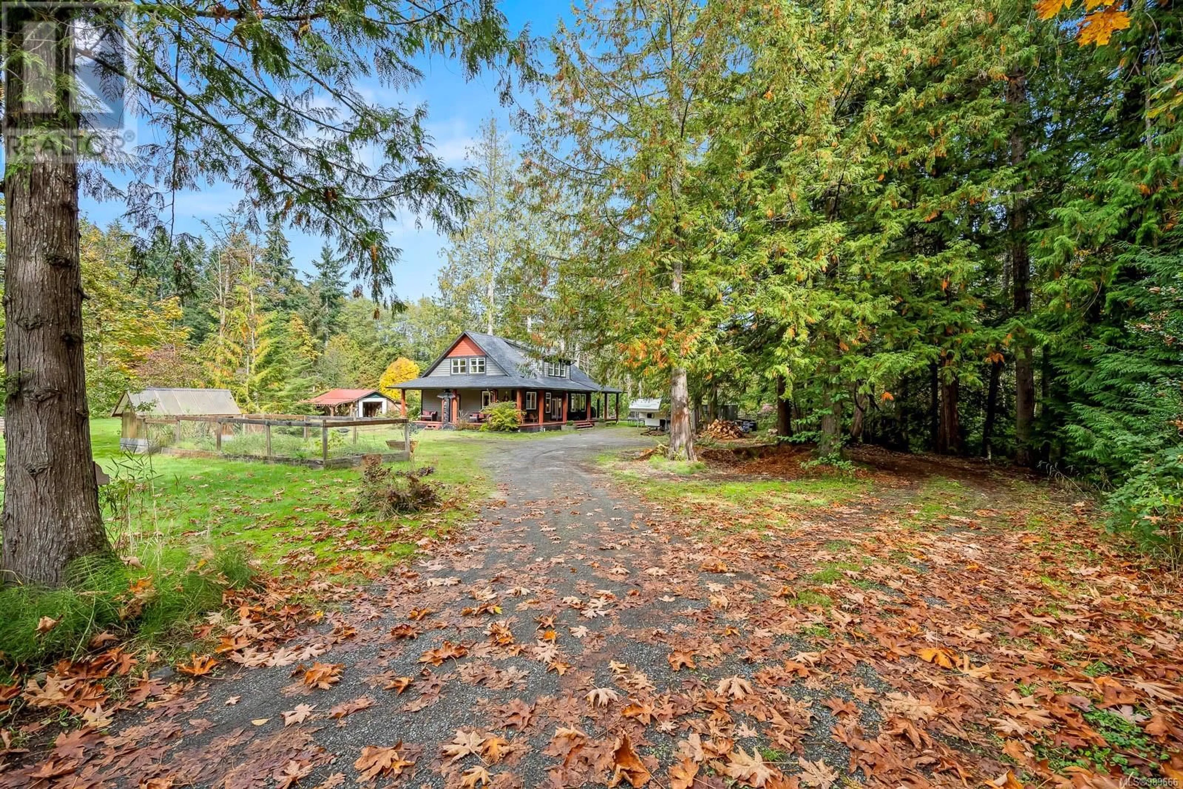 A pic from outside/outdoor area/front of a property/back of a property/a pic from drone, unknown for 4390/4386 Marsden Rd, Courtenay British Columbia V9N9M4