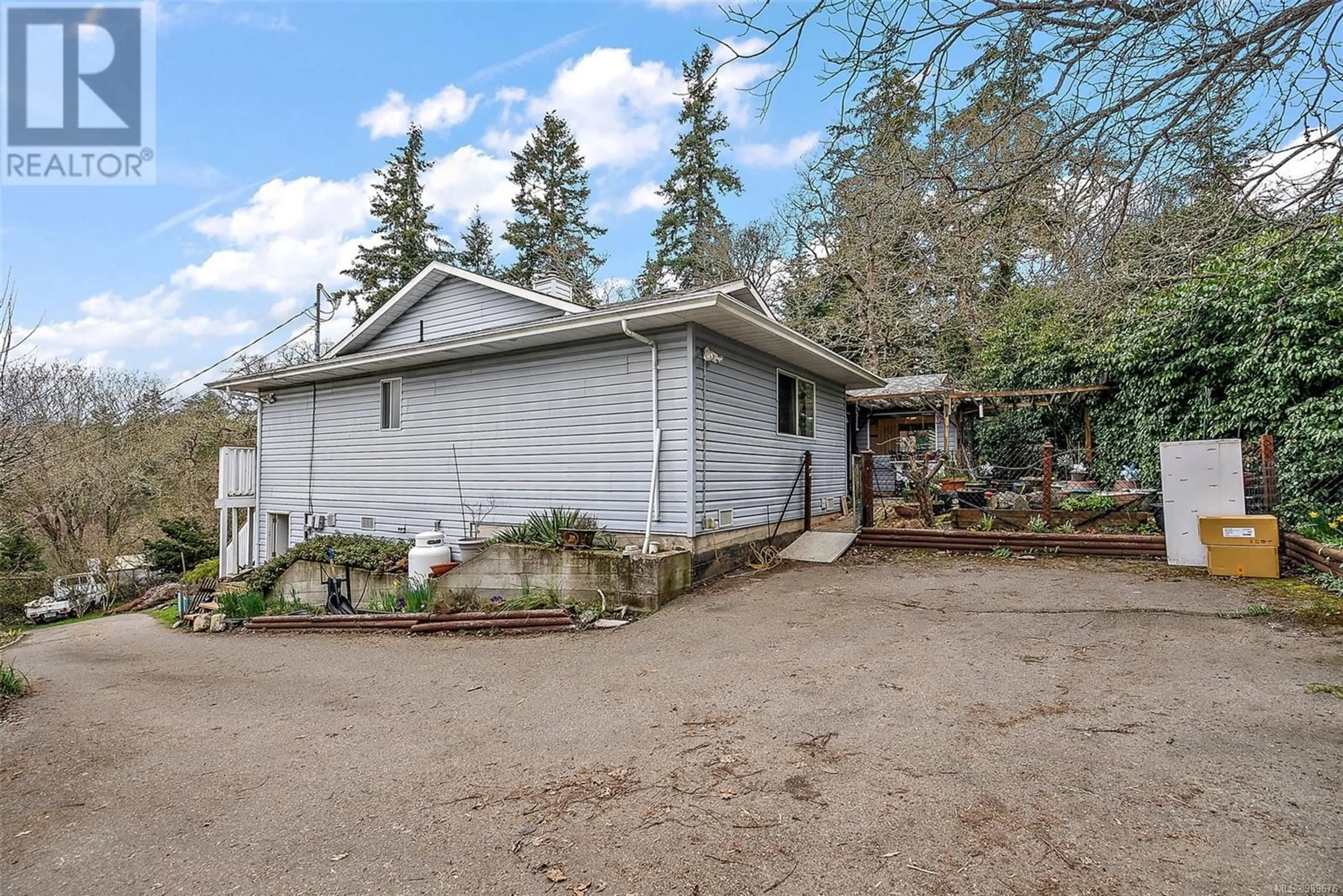 Patio, street for 4607 WEST SAANICH ROAD, Saanich British Columbia V8Z3G7