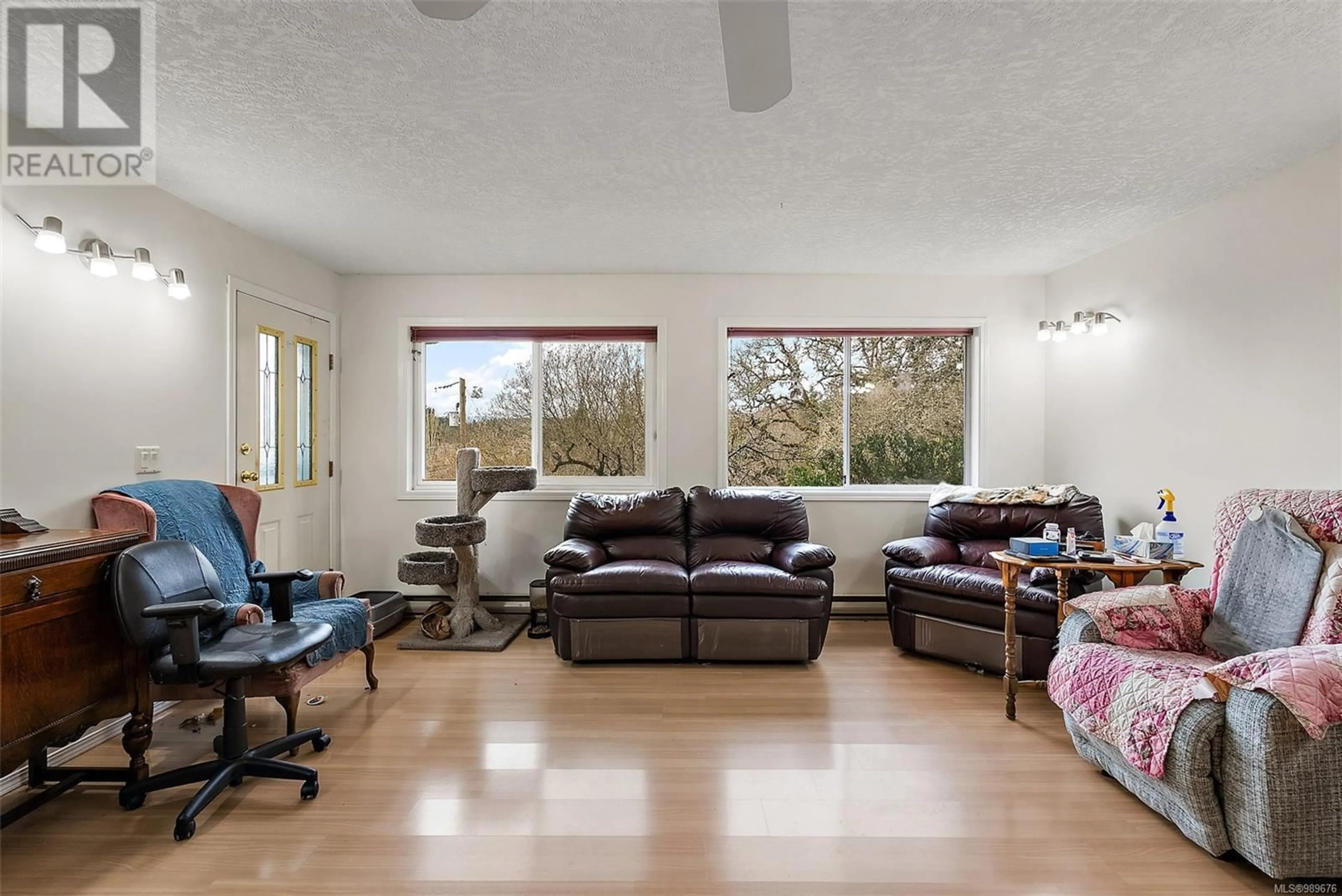 Living room with furniture, unknown for 4607 WEST SAANICH ROAD, Saanich British Columbia V8Z3G7