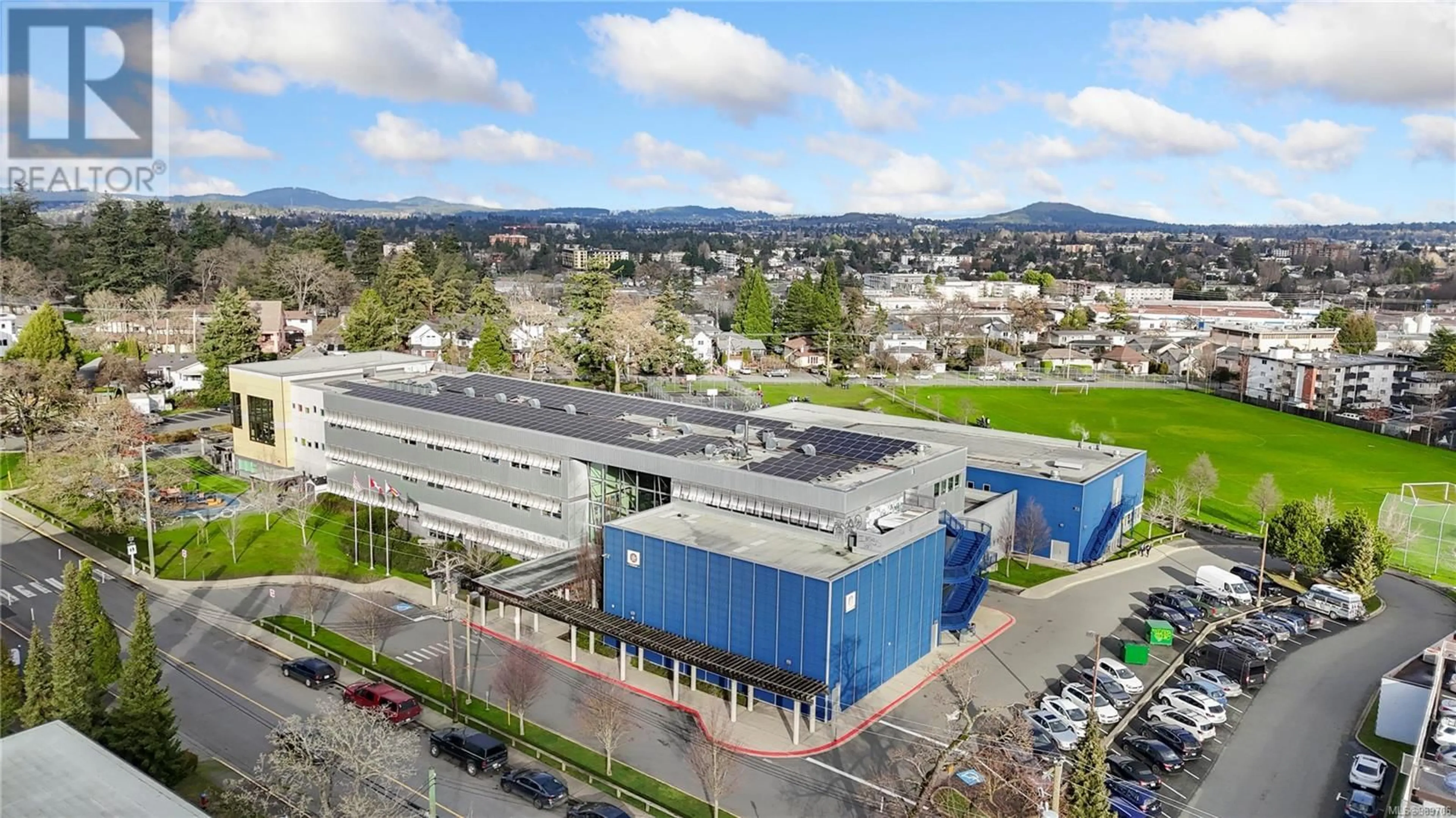 A pic from outside/outdoor area/front of a property/back of a property/a pic from drone, building for 2 - 910 OLD ESQUIMALT ROAD, Esquimalt British Columbia V9A4X3