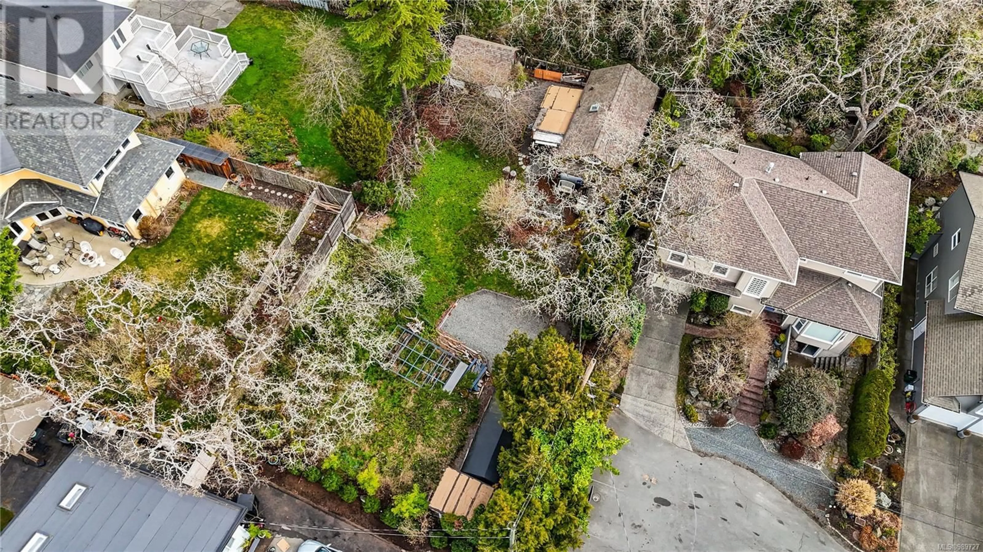 A pic from outside/outdoor area/front of a property/back of a property/a pic from drone, street for 3459 Carter Dr, Saanich British Columbia V8P4V1