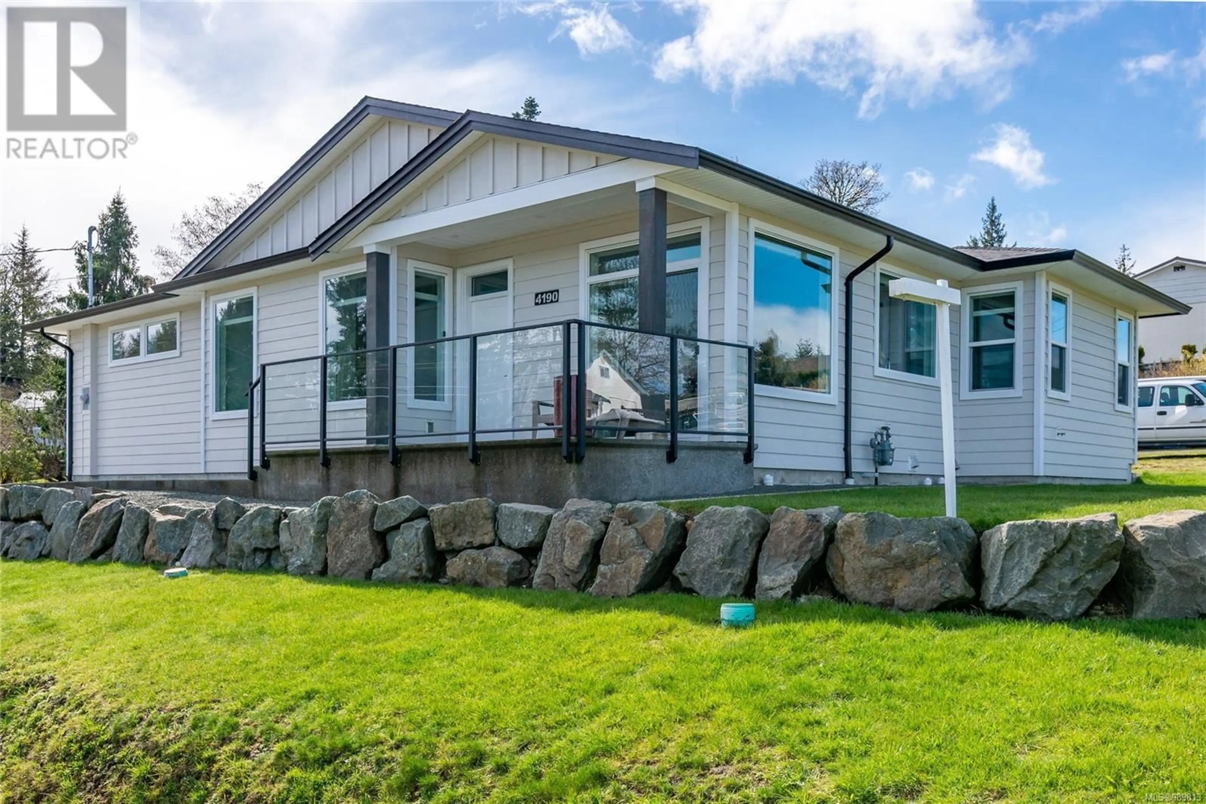 Home with vinyl exterior material, unknown for 4190 DISCOVERY DRIVE, Campbell River British Columbia V9W4X7