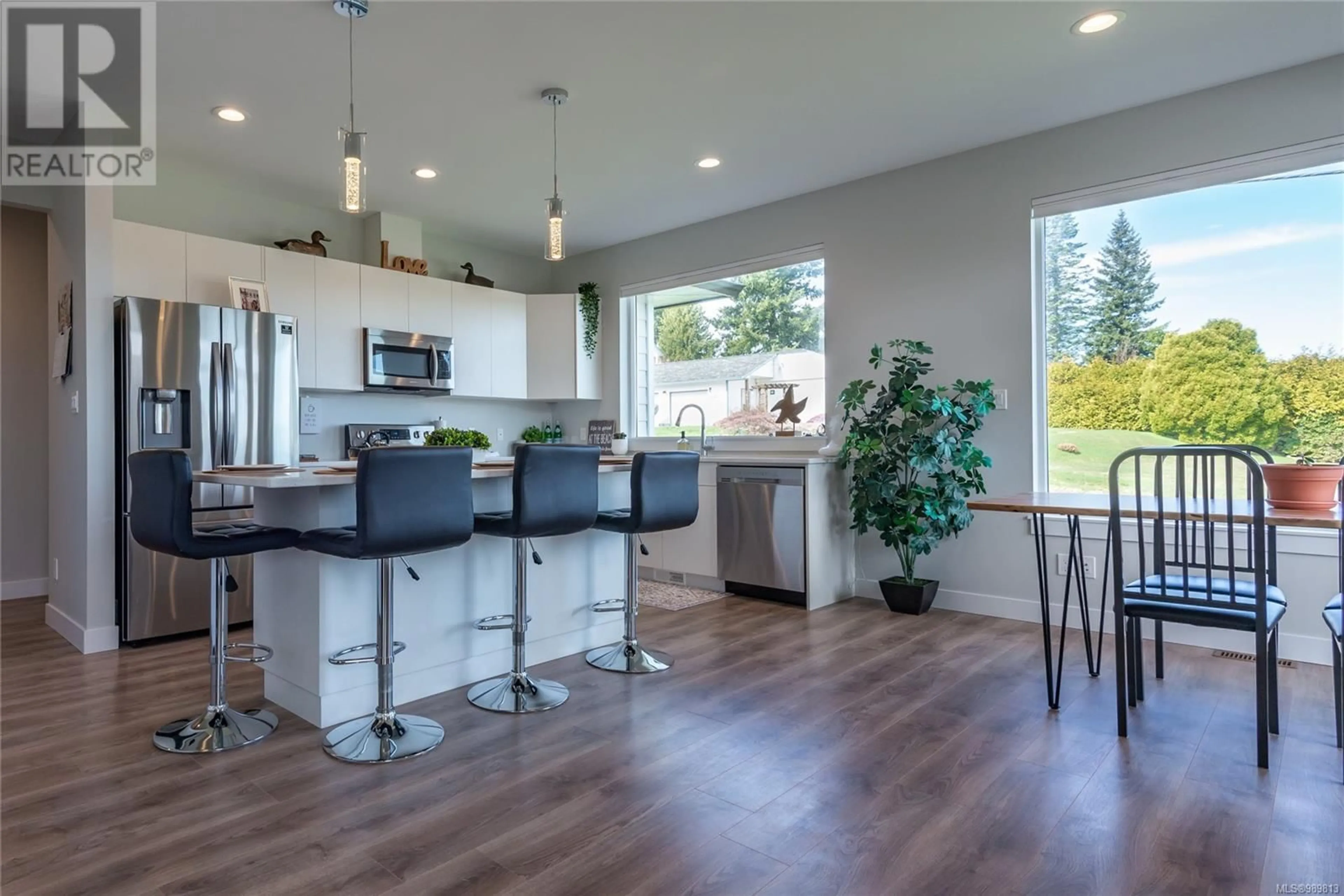 Open concept kitchen, unknown for 4190 Discovery Dr, Campbell River British Columbia V9W4X7