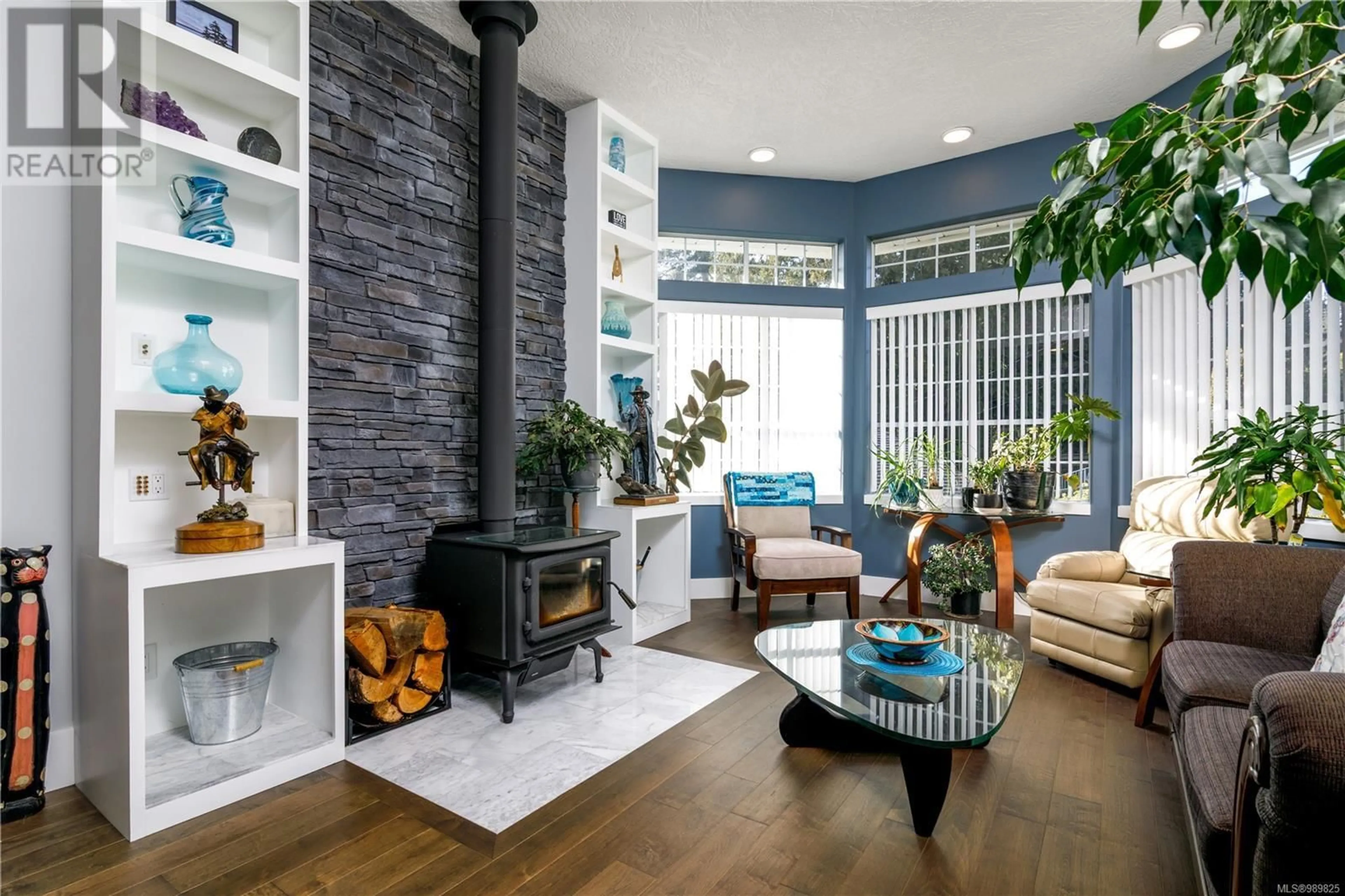 Living room with furniture, ceramic/tile floor for 1005 El Paseo Pl, Langford British Columbia V9C3V2