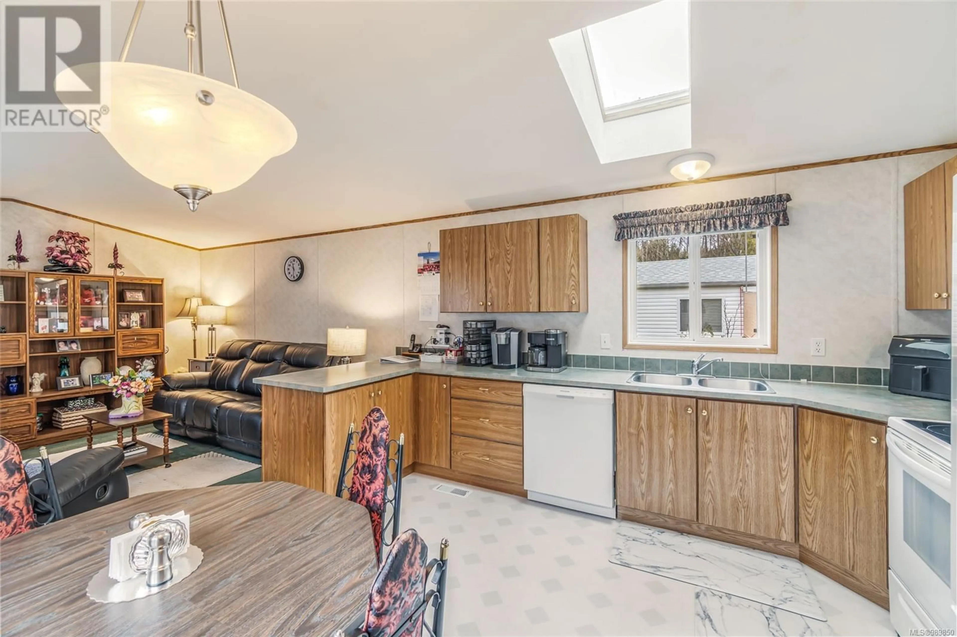Open concept kitchen, ceramic/tile floor for 111 - 1391 PRICE ROAD, Errington British Columbia V9P2W1