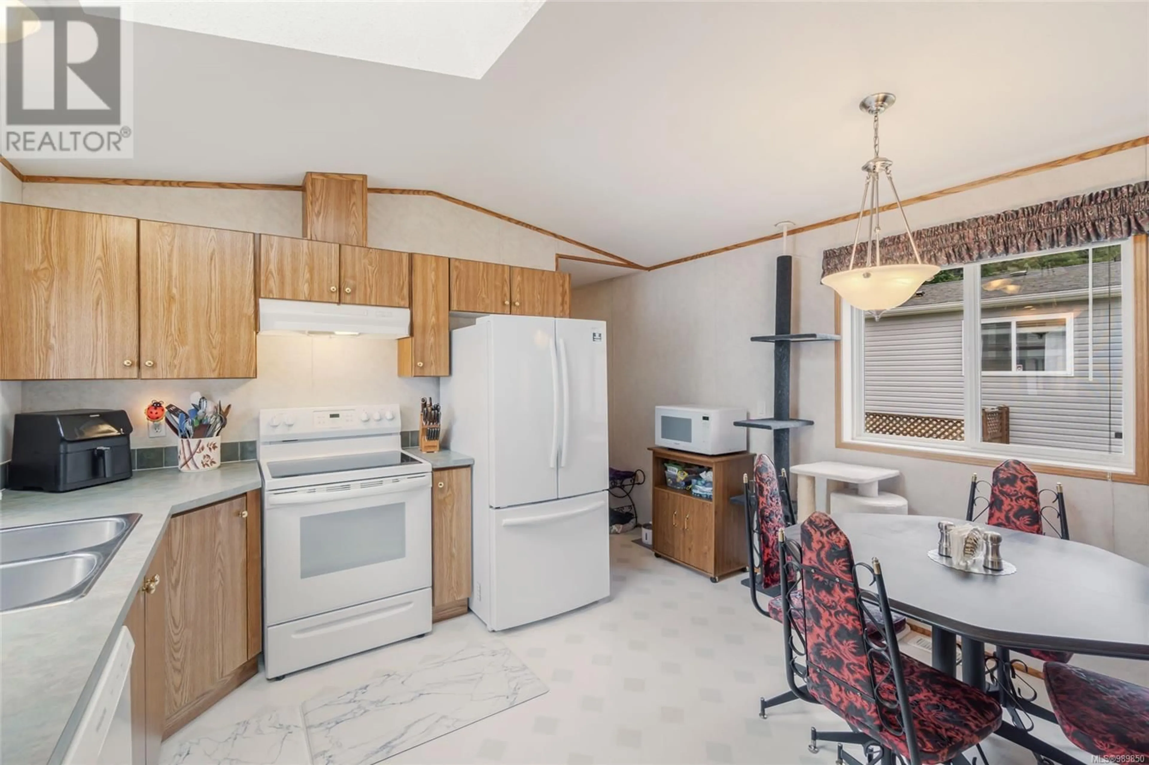 Standard kitchen, ceramic/tile floor for 111 - 1391 PRICE ROAD, Errington British Columbia V9P2W1