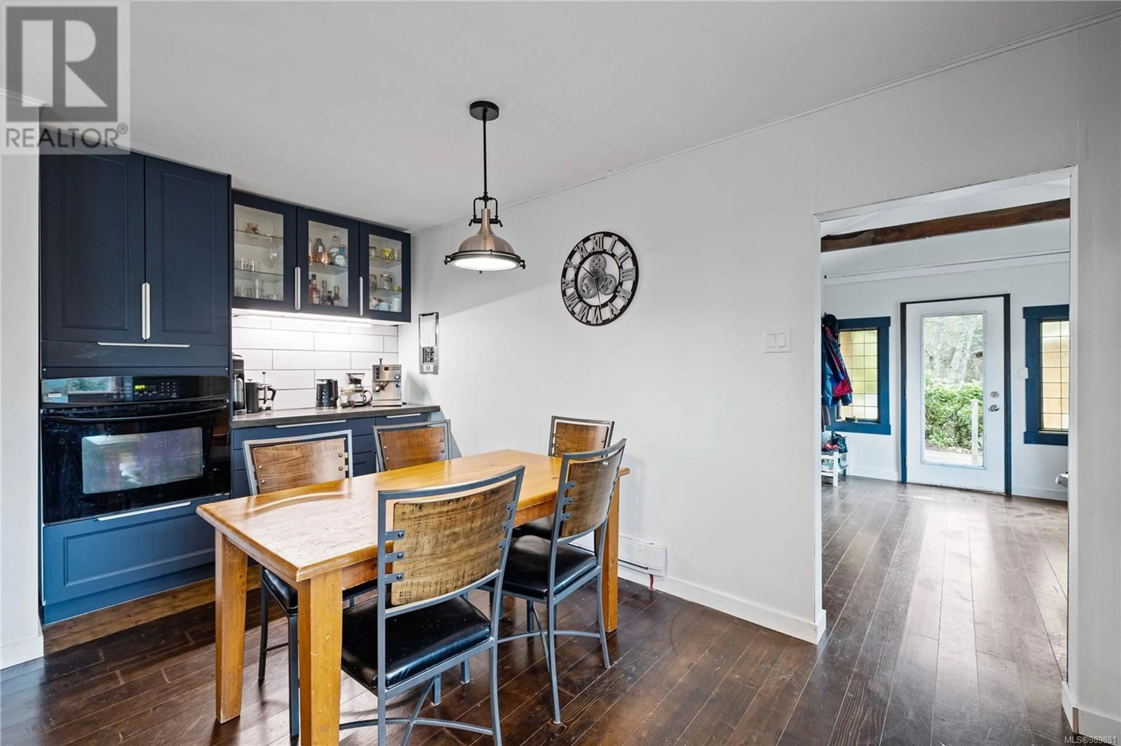 Dining room, wood/laminate floor for 530 Isabella Point Rd, Salt Spring British Columbia V8K1V3