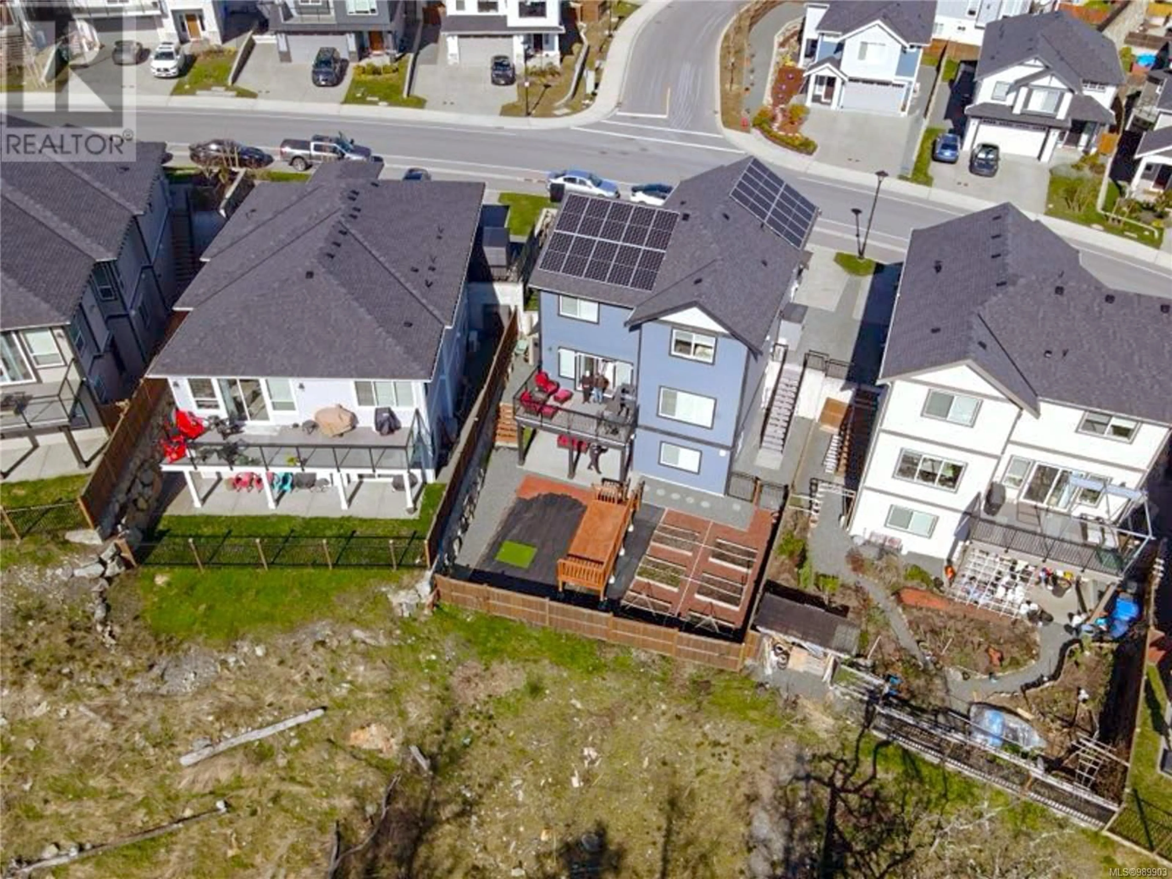 A pic from outside/outdoor area/front of a property/back of a property/a pic from drone, unknown for 1307 Flint Ave, Langford British Columbia V9B0Z8