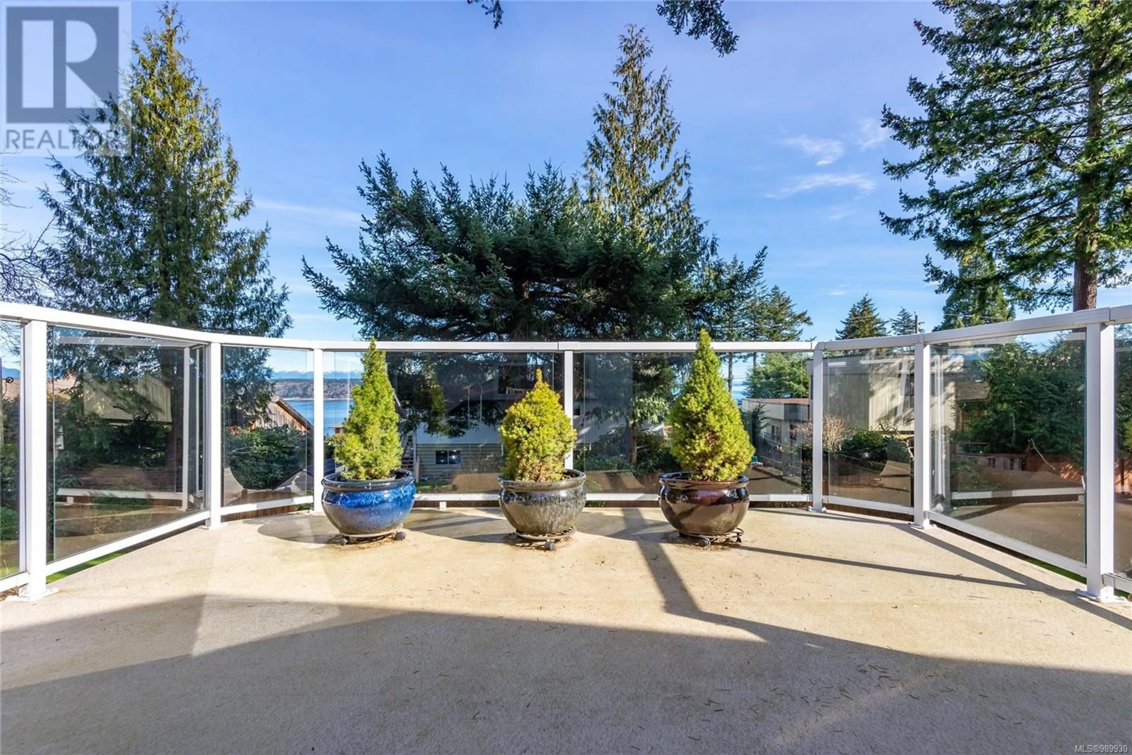 Patio, water/lake/river/ocean view for 353 Alder St S, Campbell River British Columbia V9W2M9