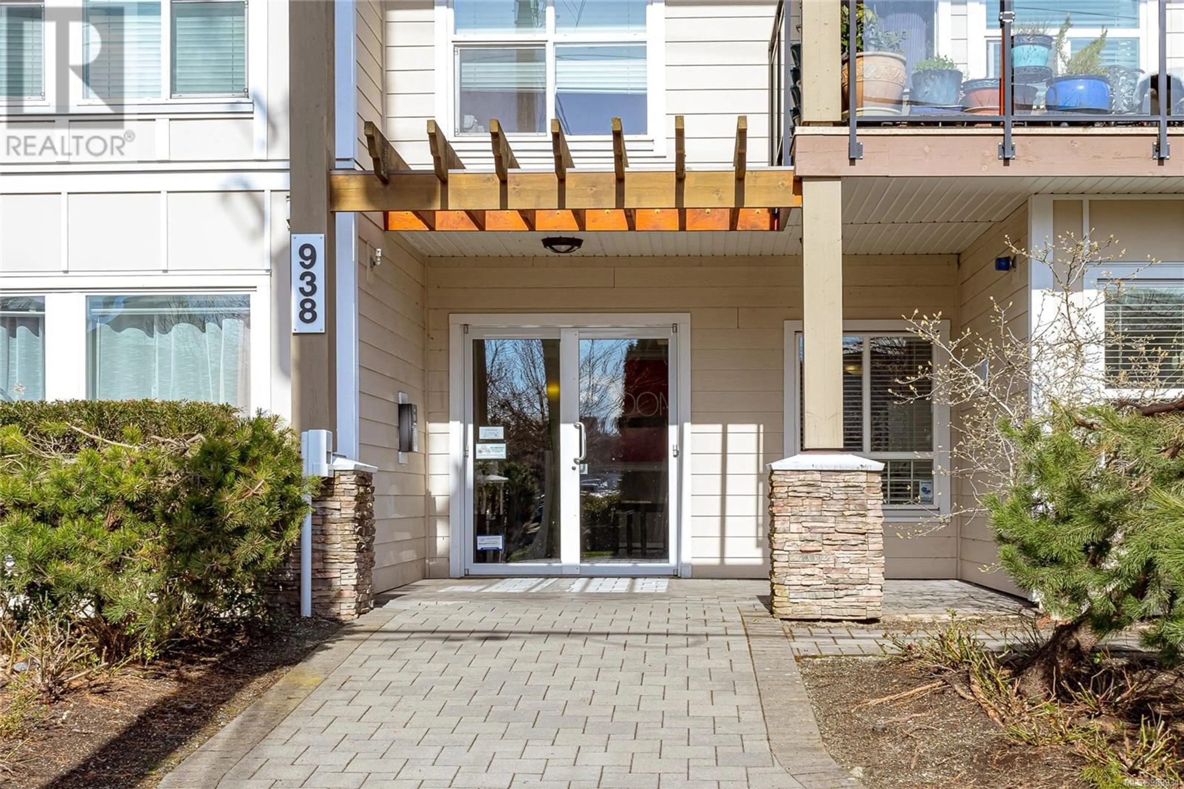 Indoor entryway for 114 938 Dunford Ave, Langford British Columbia V9B2S3