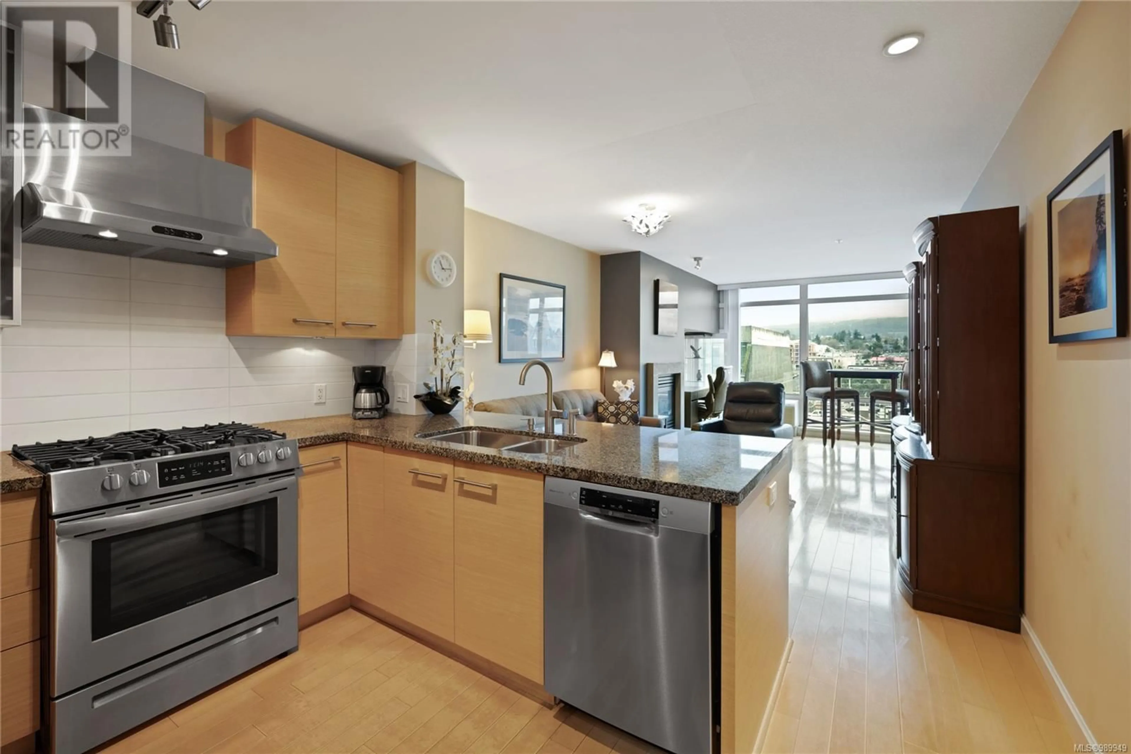 Contemporary kitchen, ceramic/tile floor for 605 - 38 FRONT STREET, Nanaimo British Columbia V9R0B8
