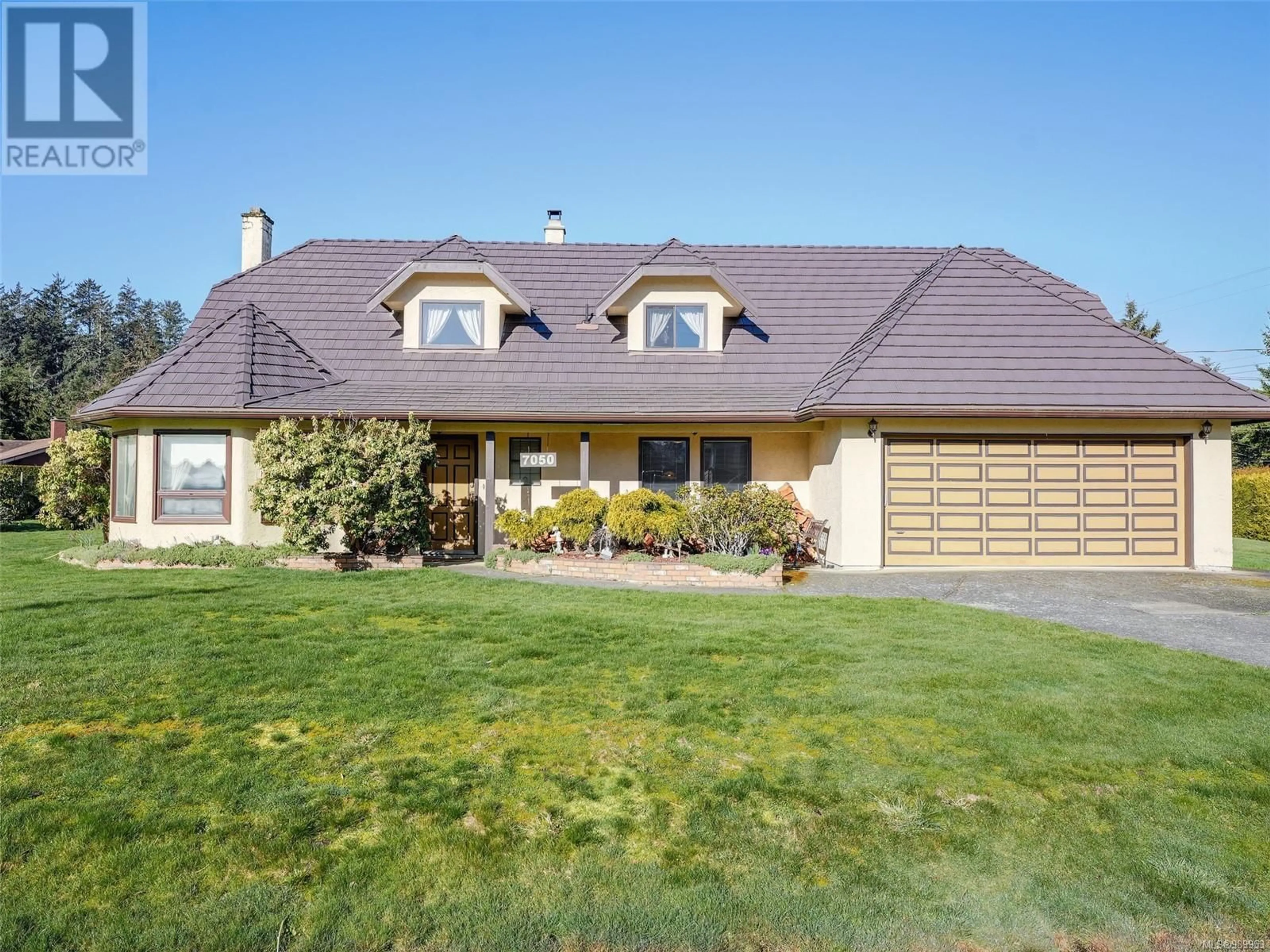 Home with vinyl exterior material, street for 7050 BRIARWOOD PLACE, Sooke British Columbia V9Z0T2