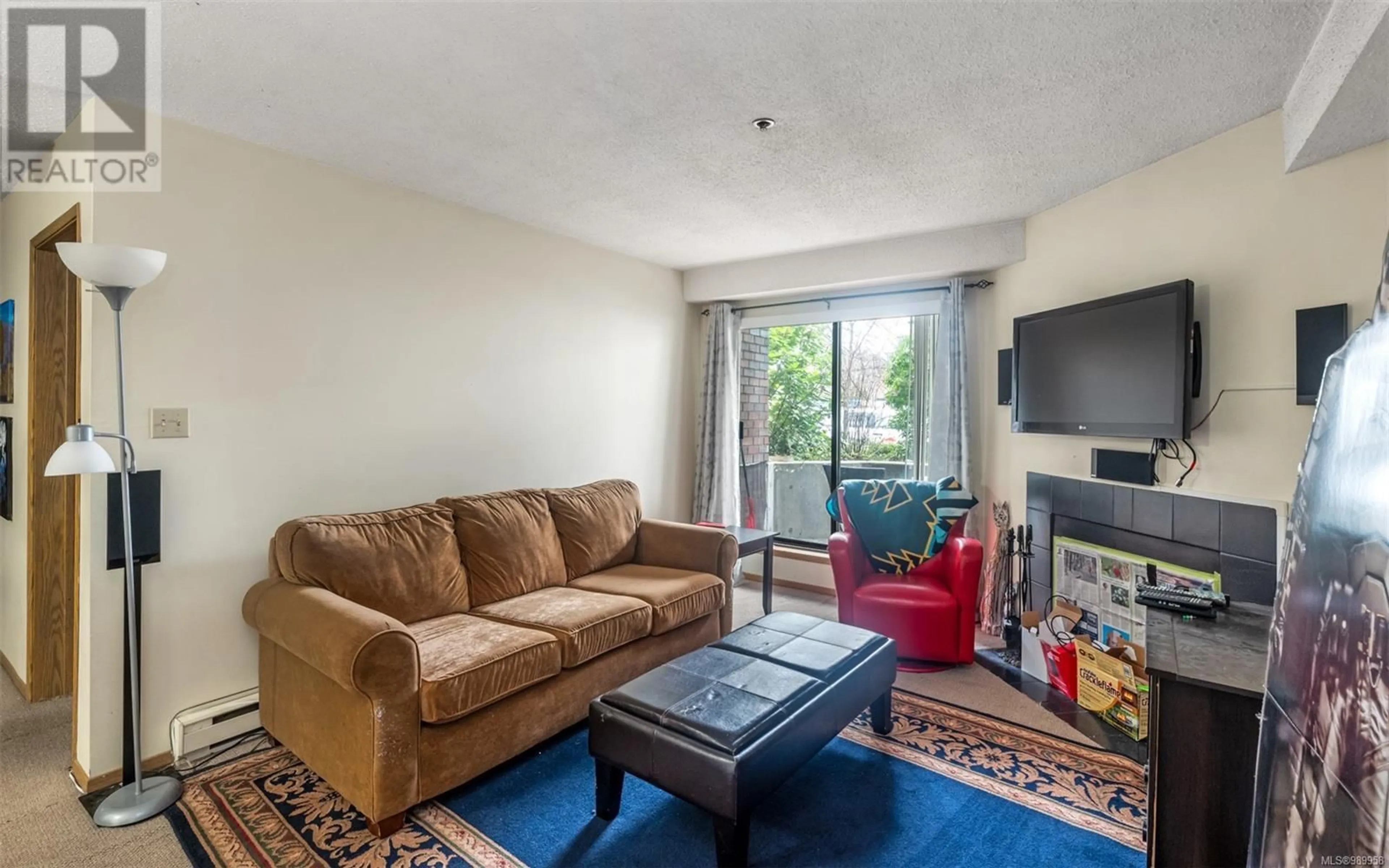 Living room with furniture, unknown for 114 1655 Begbie St, Victoria British Columbia V8R1L4