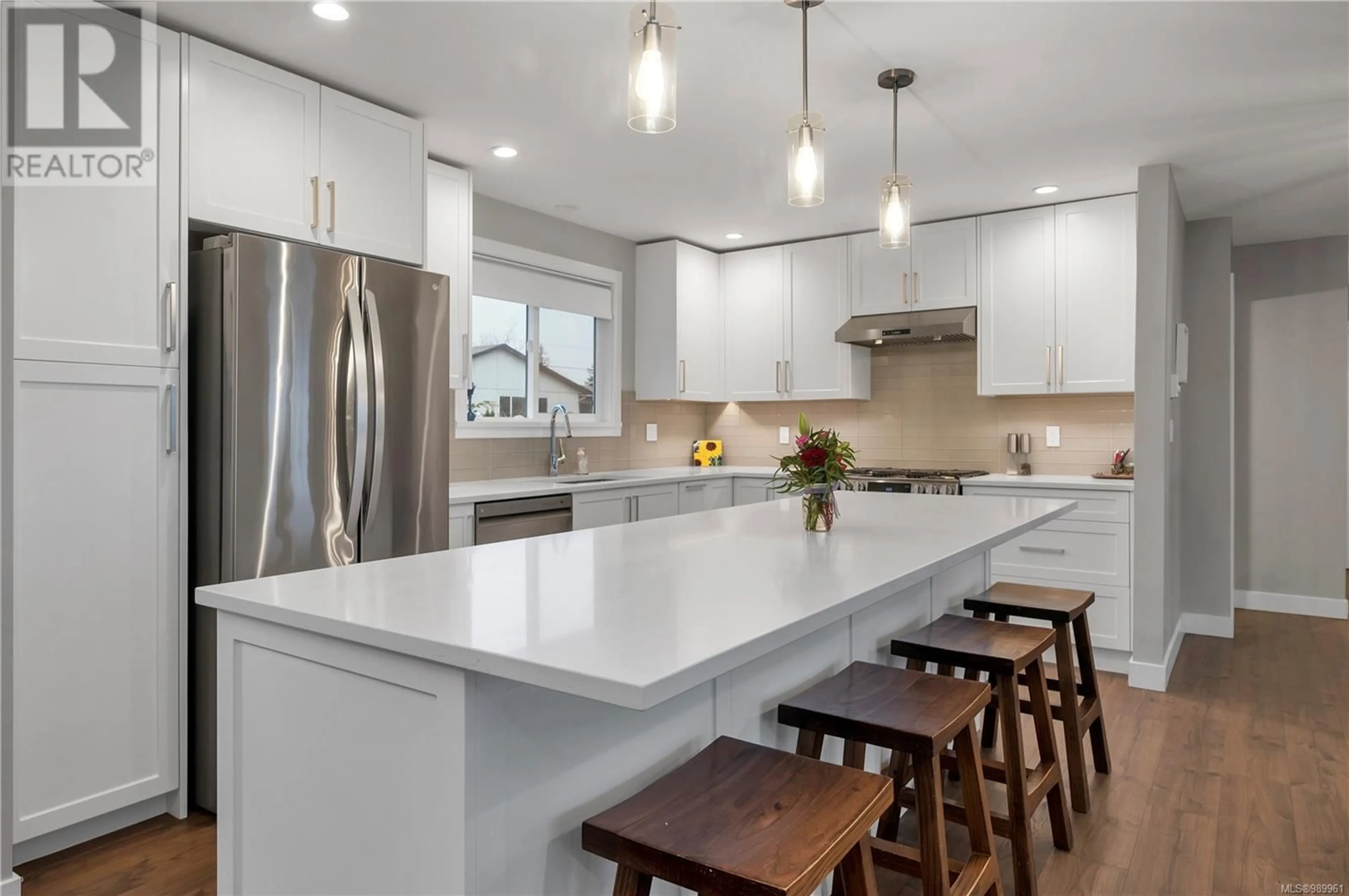 Open concept kitchen, unknown for 132 McCarthy St S, Campbell River British Columbia V9W5M5