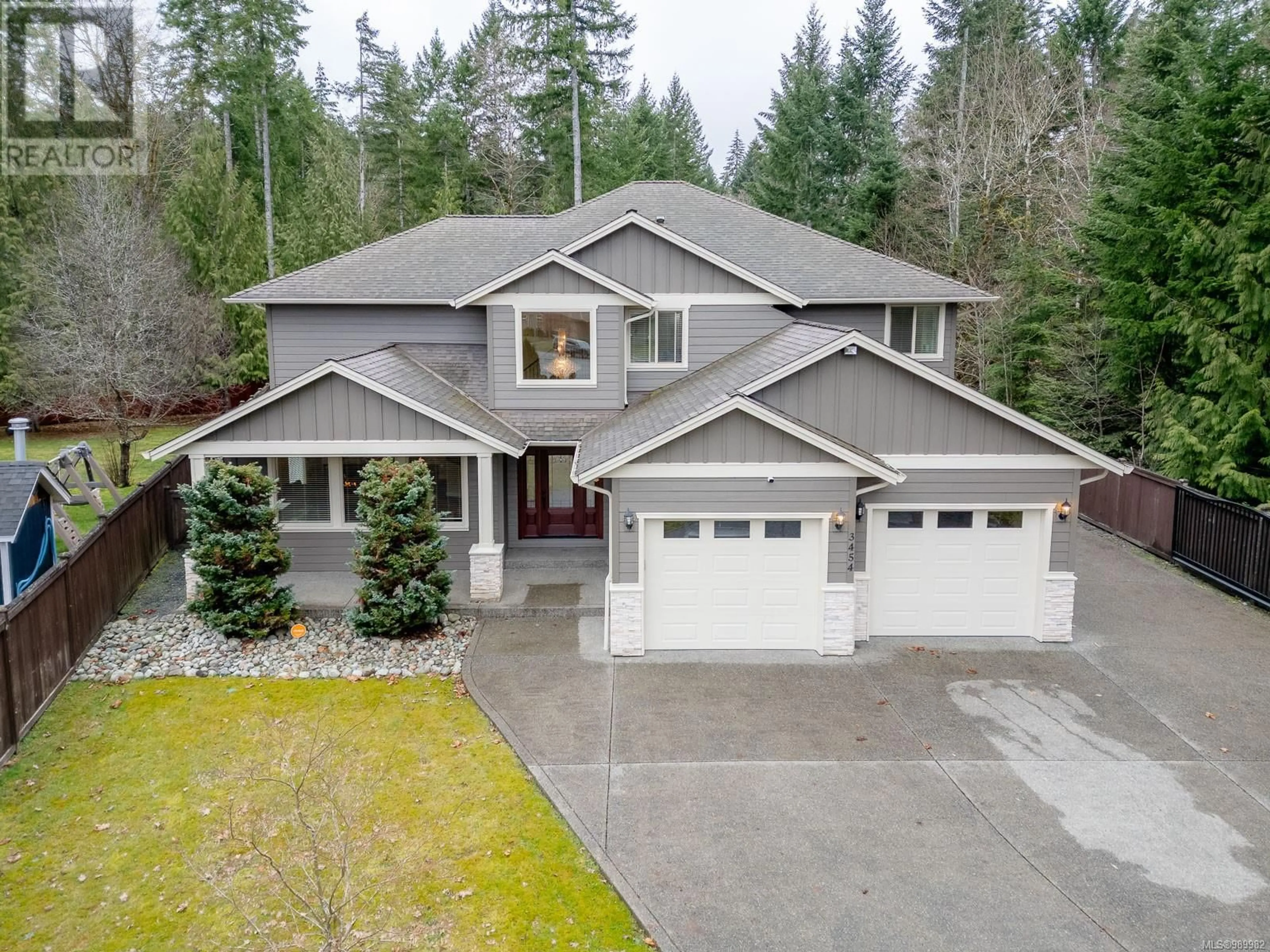 A pic from outside/outdoor area/front of a property/back of a property/a pic from drone, street for 3454 WATERFERN DRIVE, Port Alberni British Columbia V9Y0A4