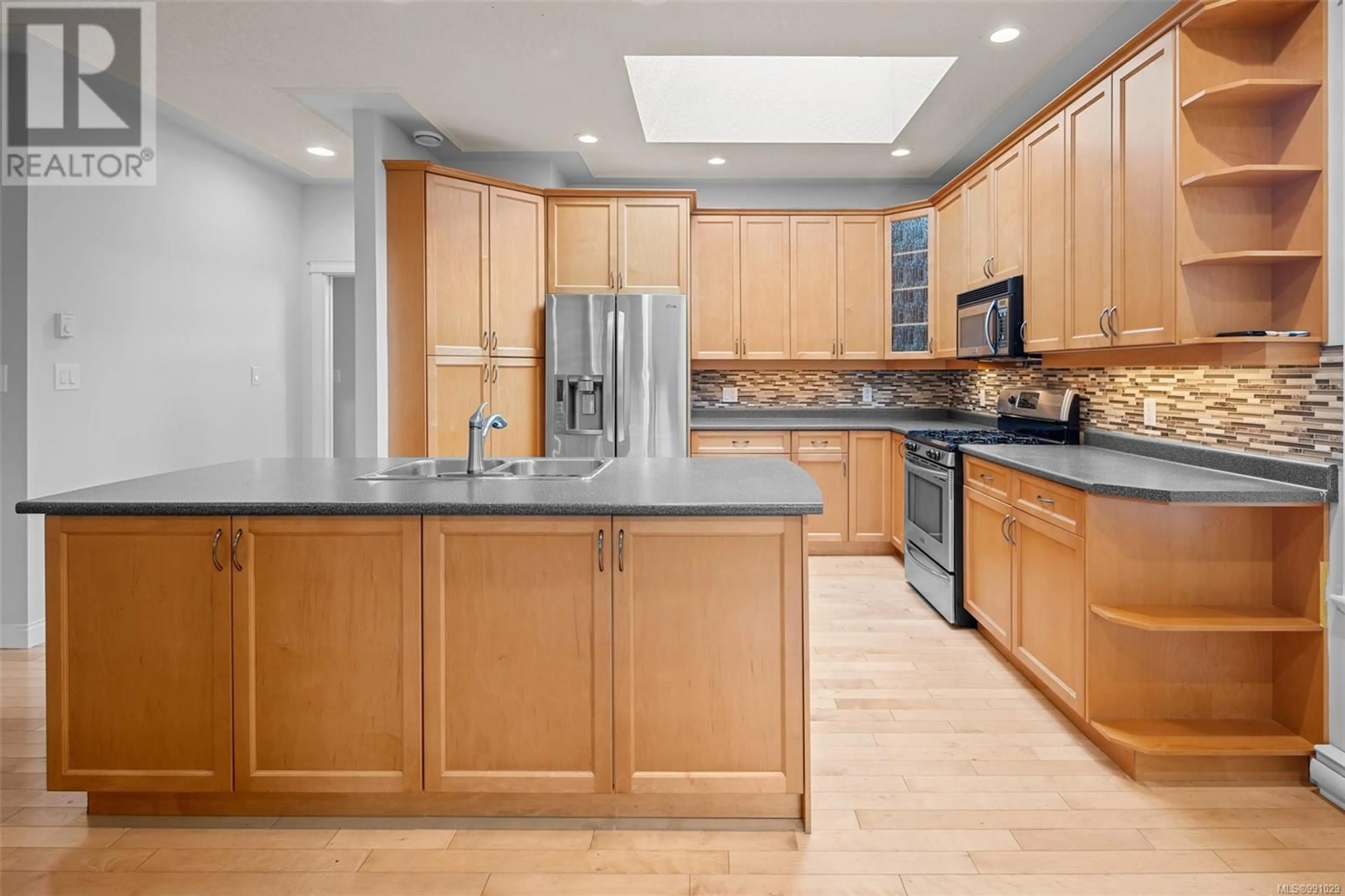 Contemporary kitchen, unknown for 3500 Portwell Pl, Colwood British Columbia V9C4L1