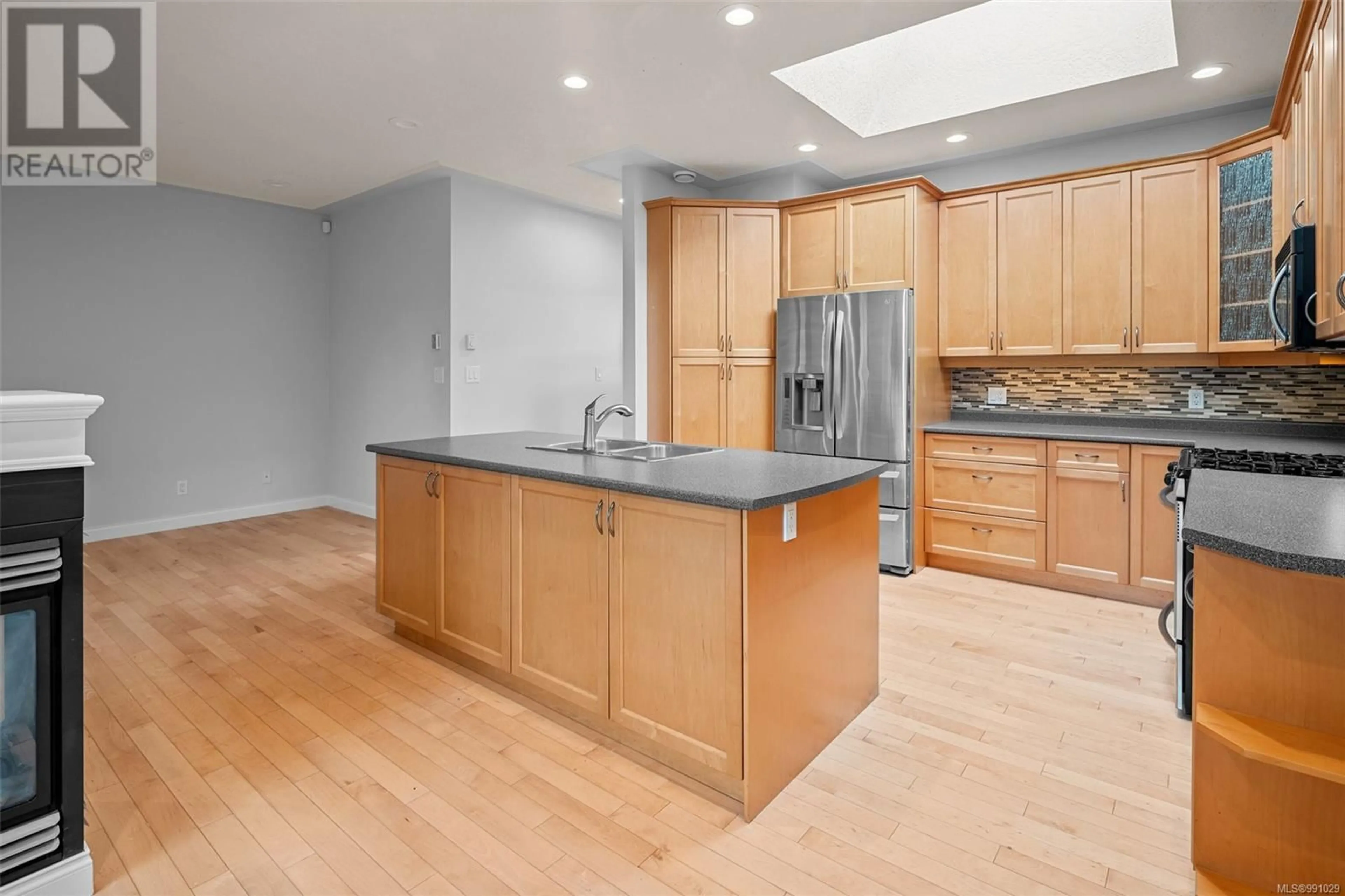 Open concept kitchen, unknown for 3500 Portwell Pl, Colwood British Columbia V9C4L1