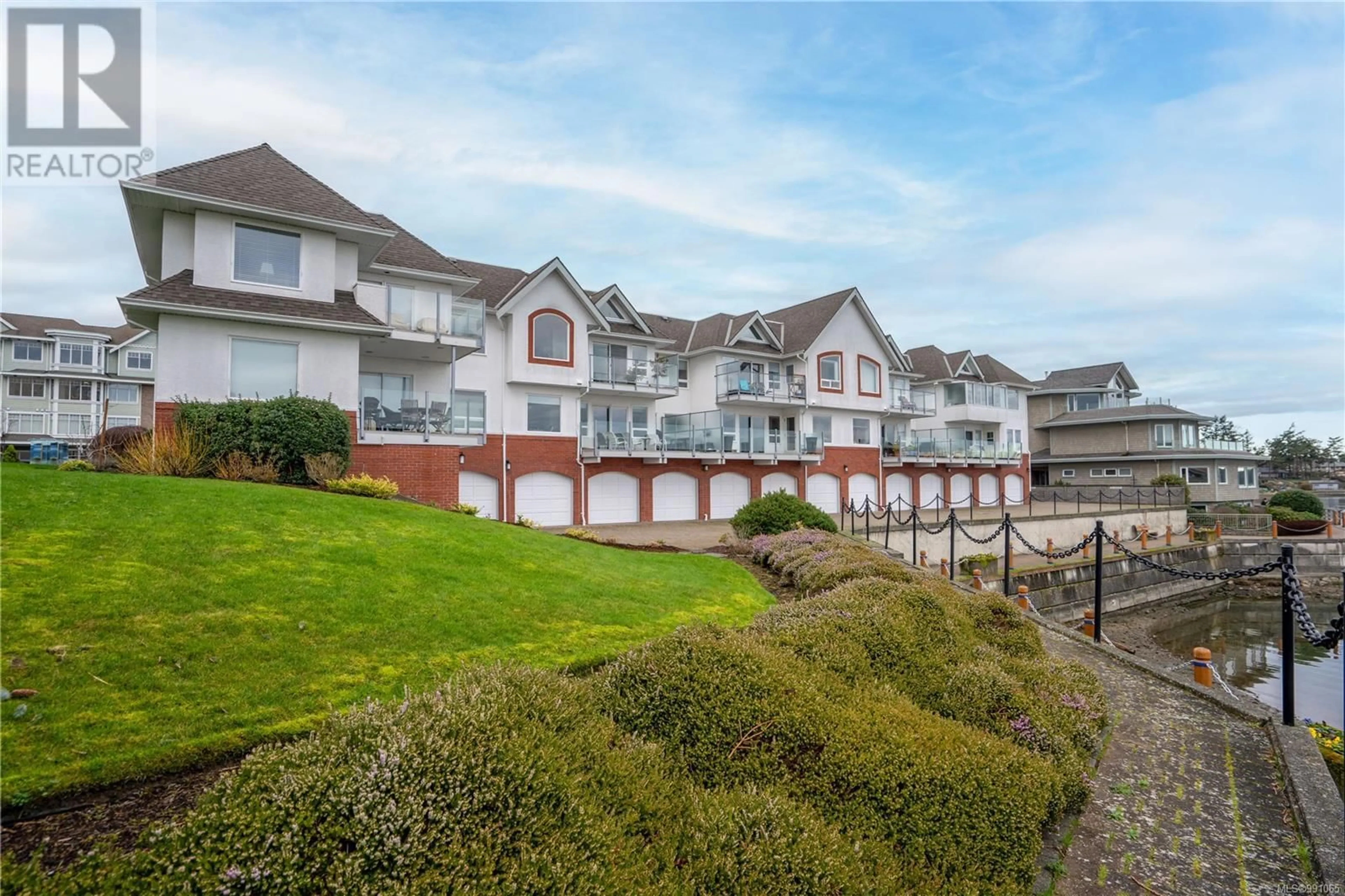A pic from outside/outdoor area/front of a property/back of a property/a pic from drone, water/lake/river/ocean view for 8 - 9871 SECOND STREET, Sidney British Columbia V8L3C7