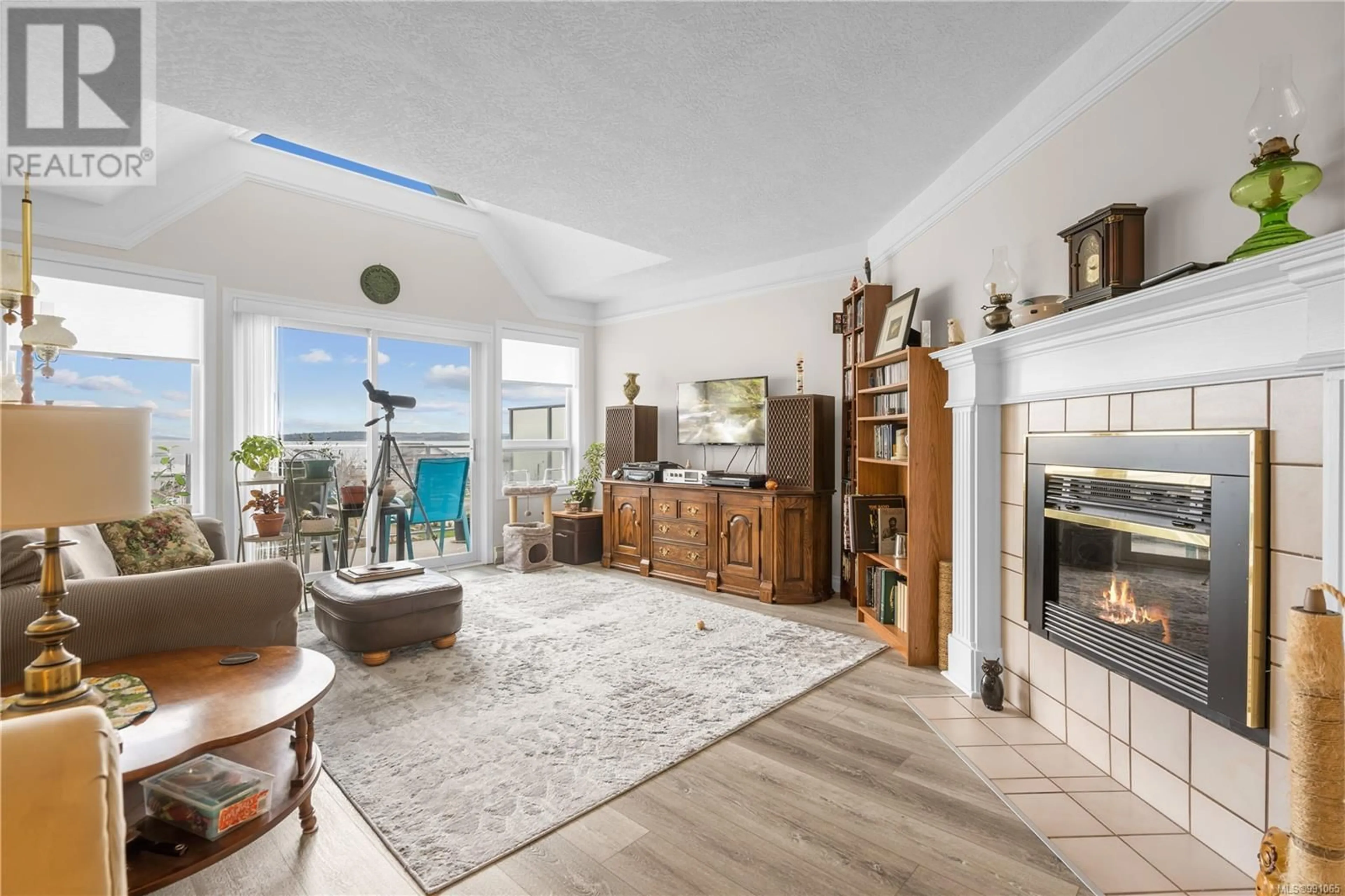 Open concept kitchen, unknown for 8 - 9871 SECOND STREET, Sidney British Columbia V8L3C7