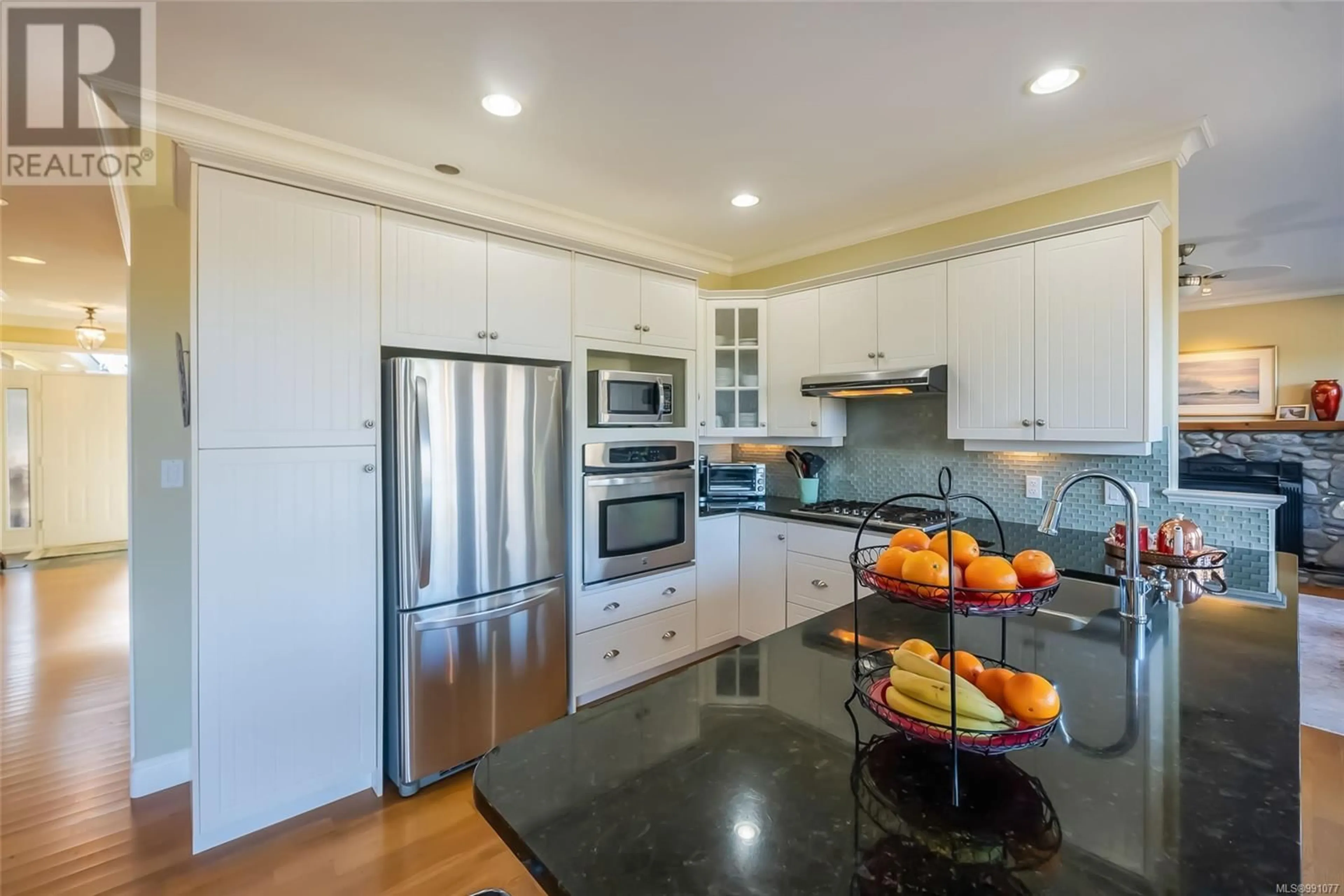 Open concept kitchen, ceramic/tile floor for 1260 AUGUSTA CLOSE, Parksville British Columbia V9P2W3